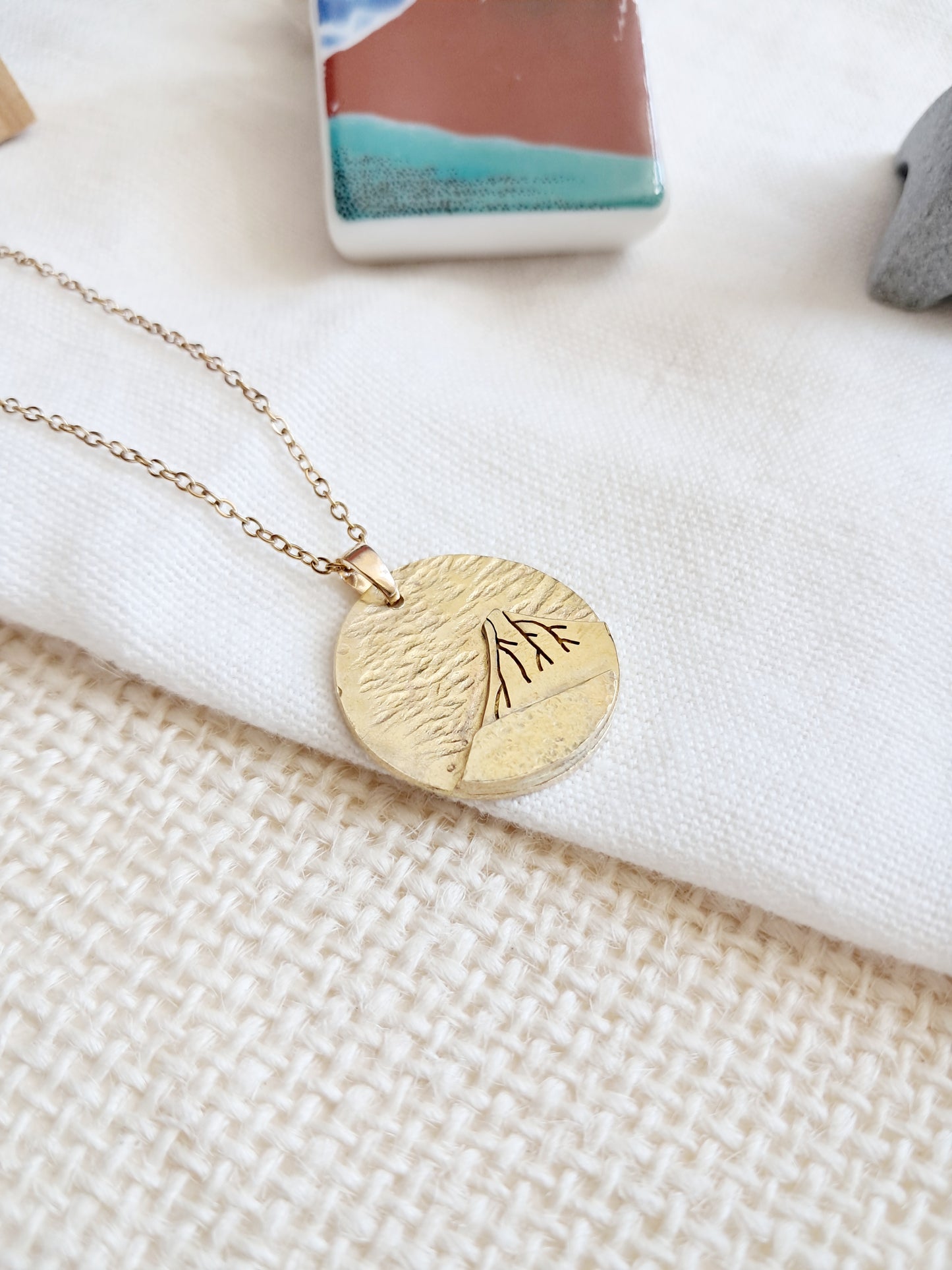 Collier Fuji par temps clair par Hokusai