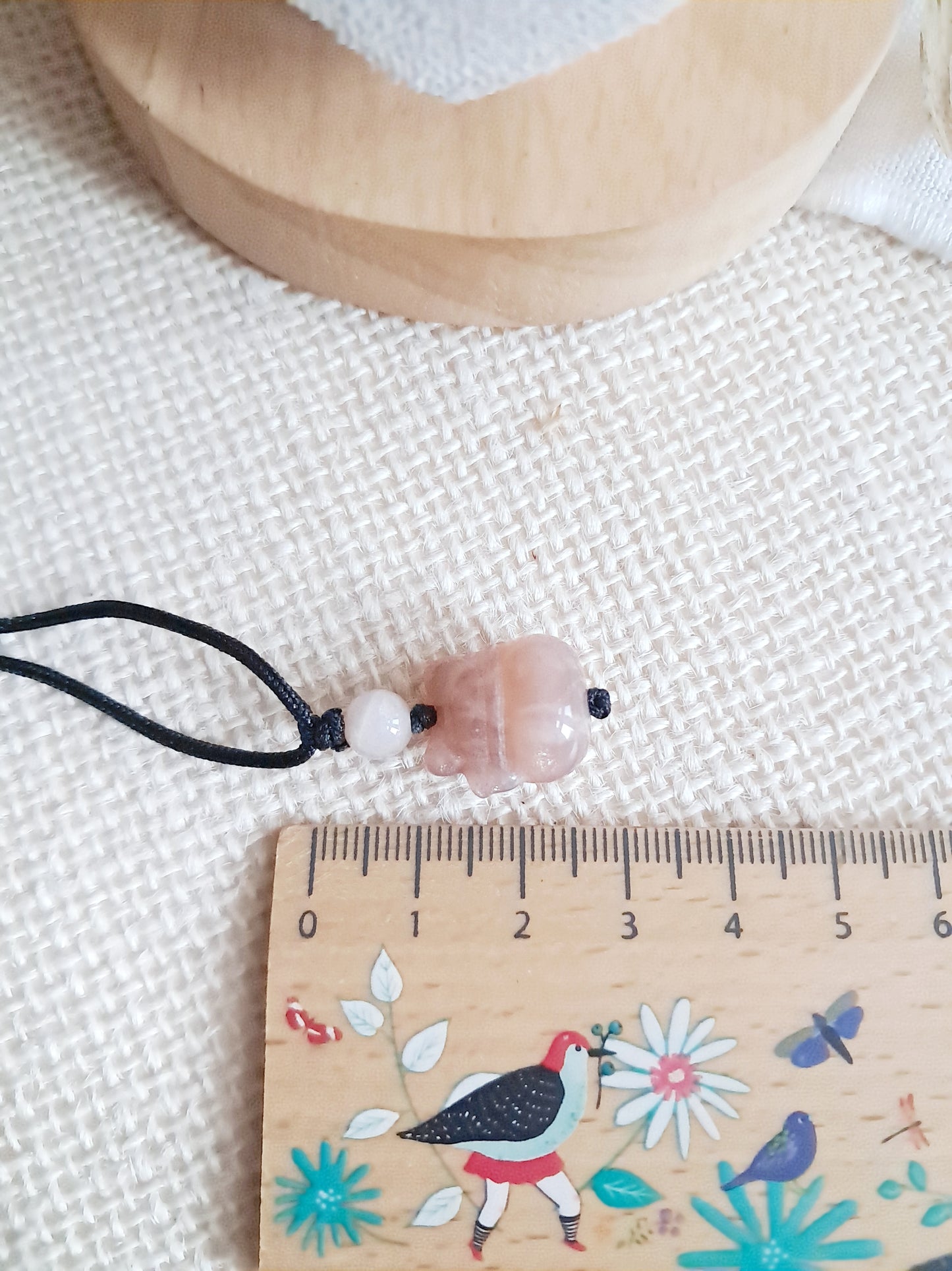 Collier chat de la chance en pierre du soleil