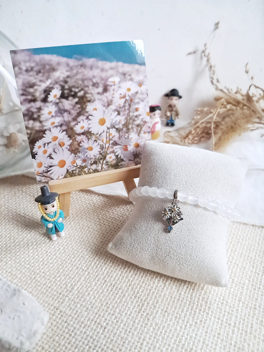Bracelet marguerites (데이지) avec sa breloque bouquet de marguerites en argent 925