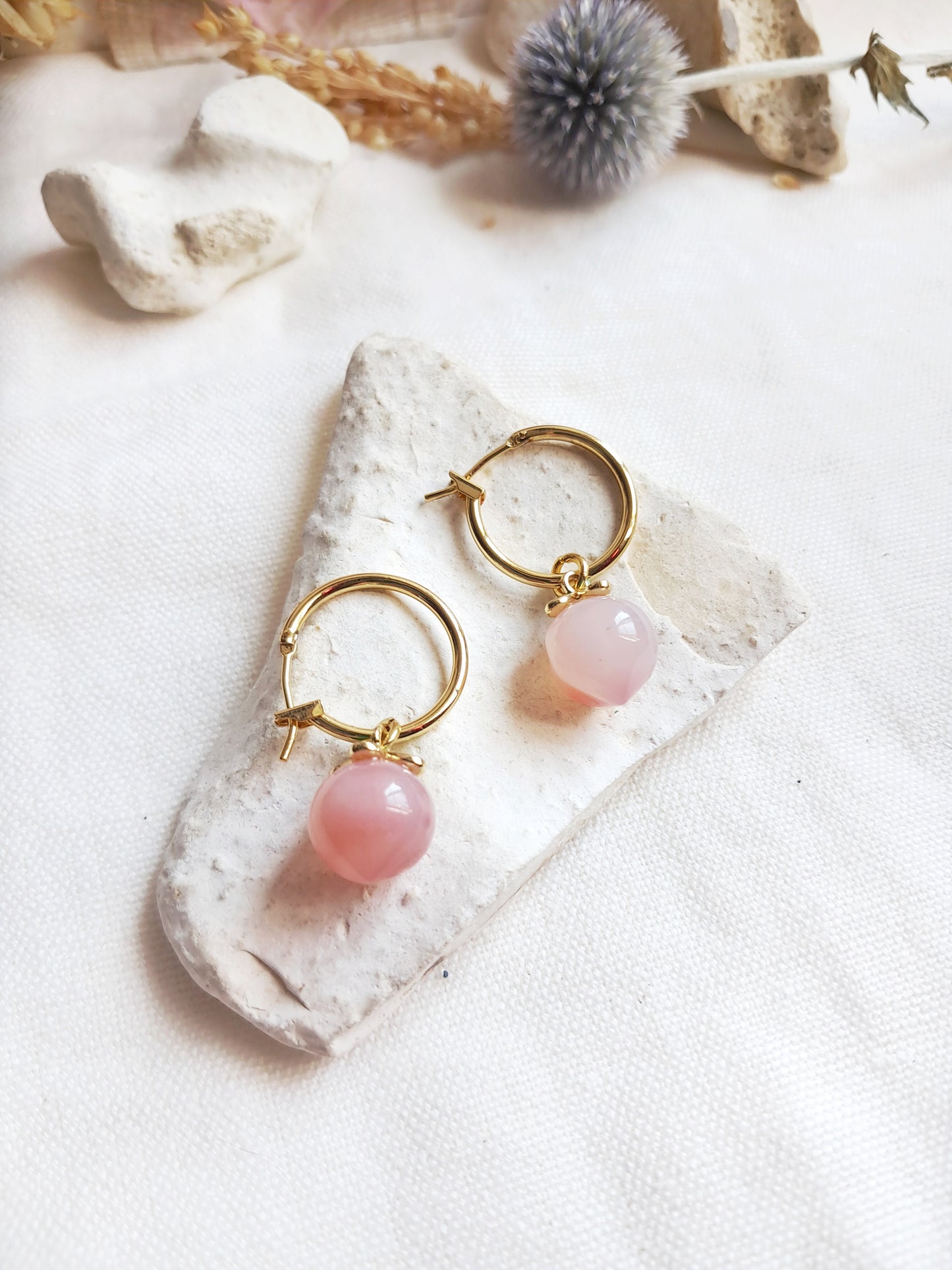 Boucles d'oreilles créoles pêches en agate sel