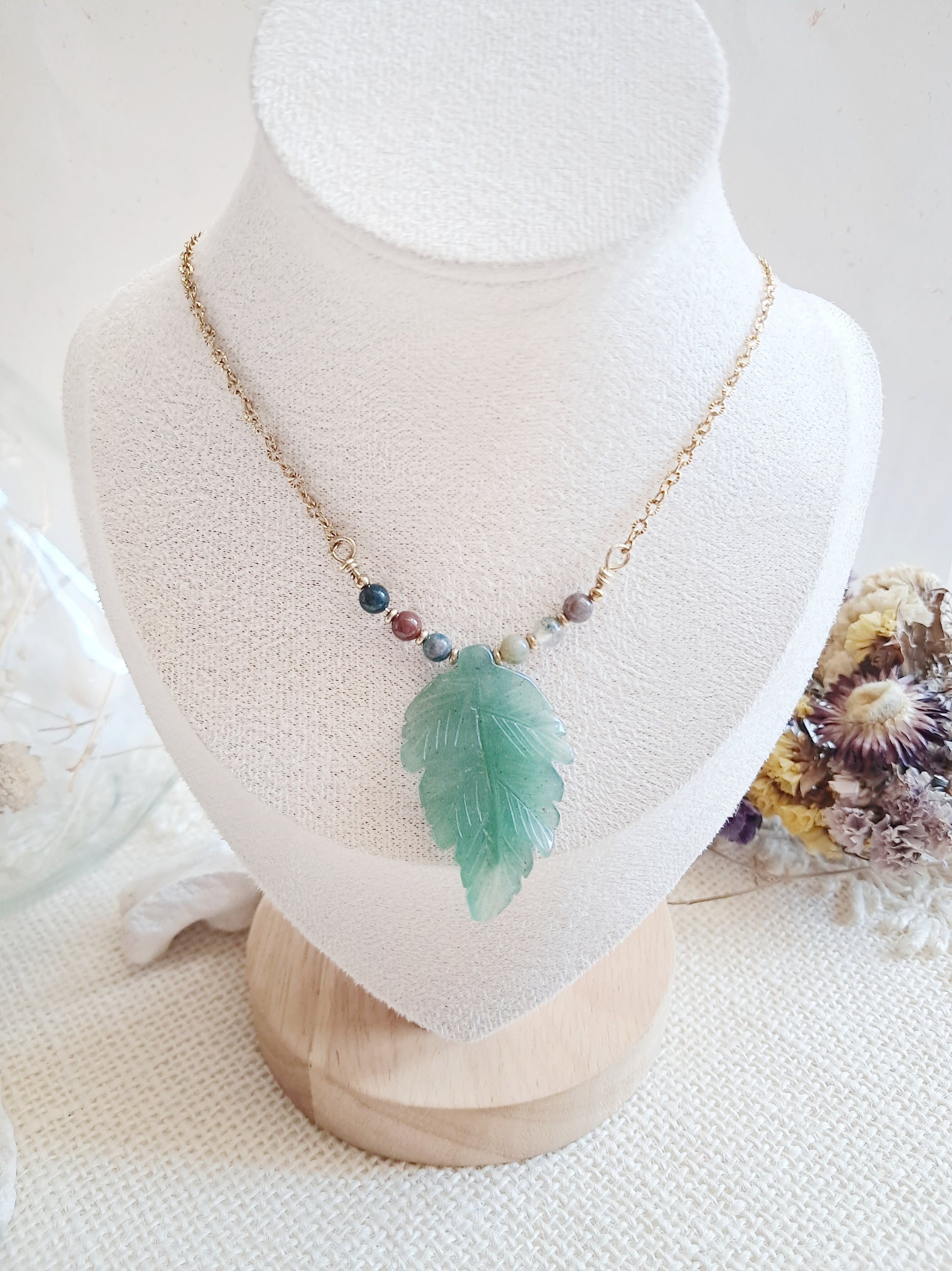 Collier feuille en aventurine verte et agate indienne