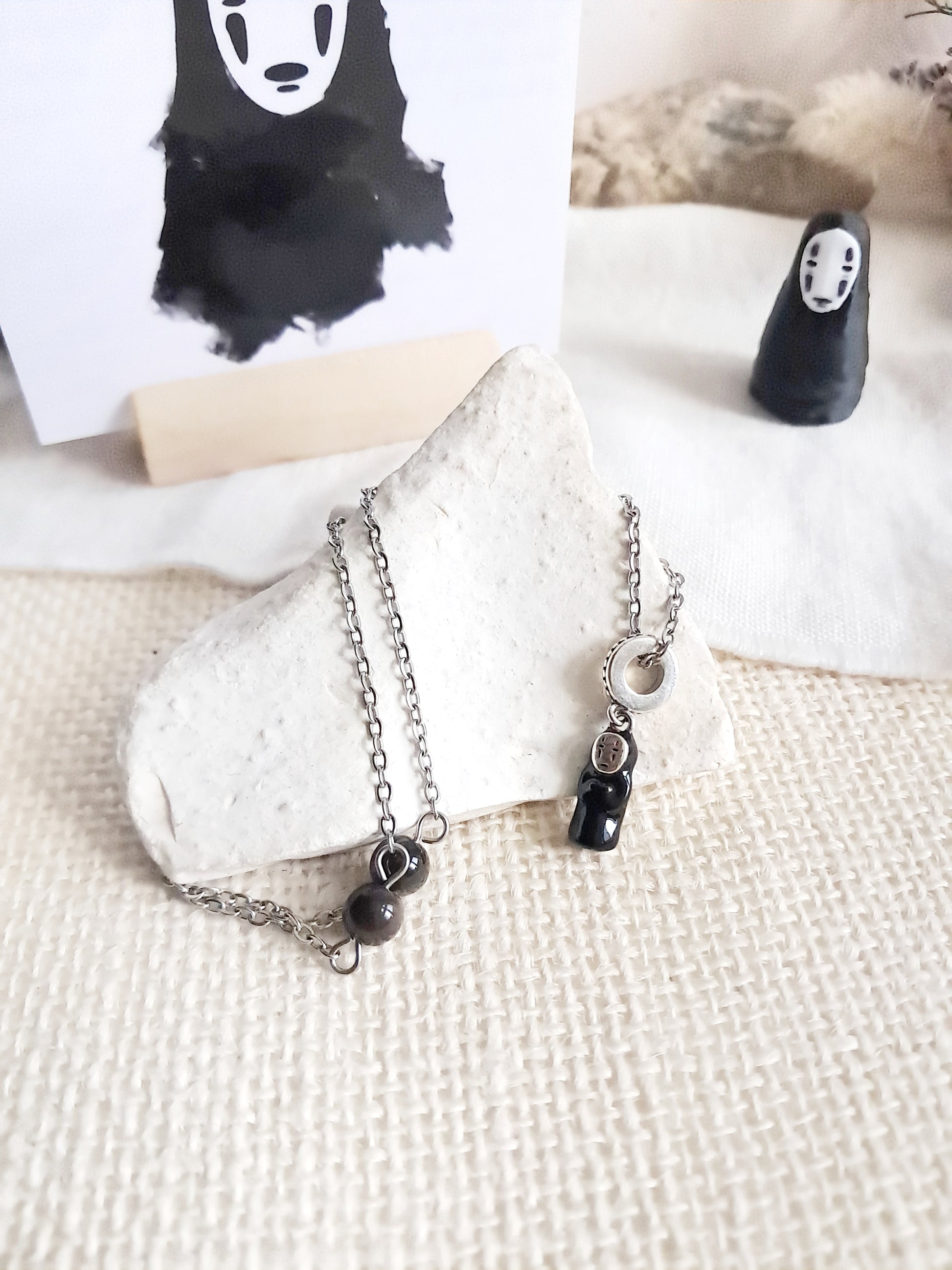 Collier Kaonashi (Sans-visage) en acier inoxydable, pierres naturelles et sa breloque en argent 925