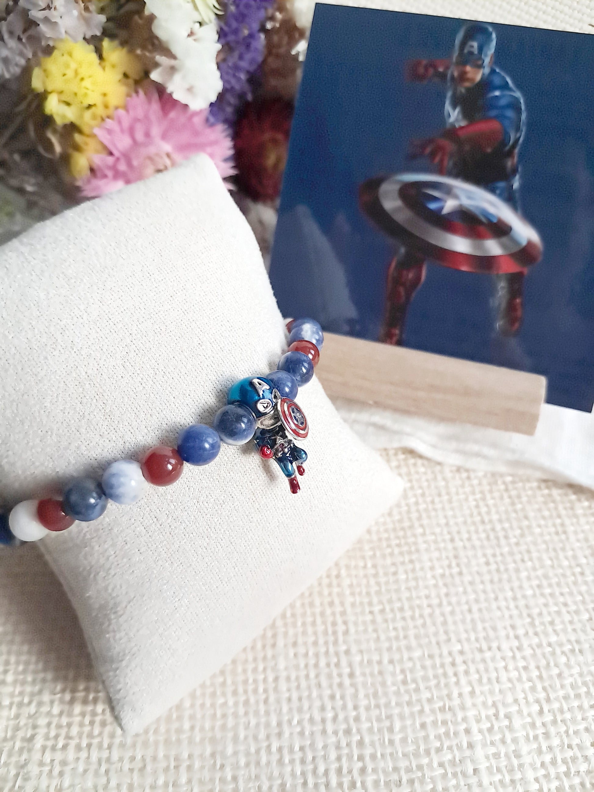 Bracelet Marvel Captain America avec sa breloque en argent 925