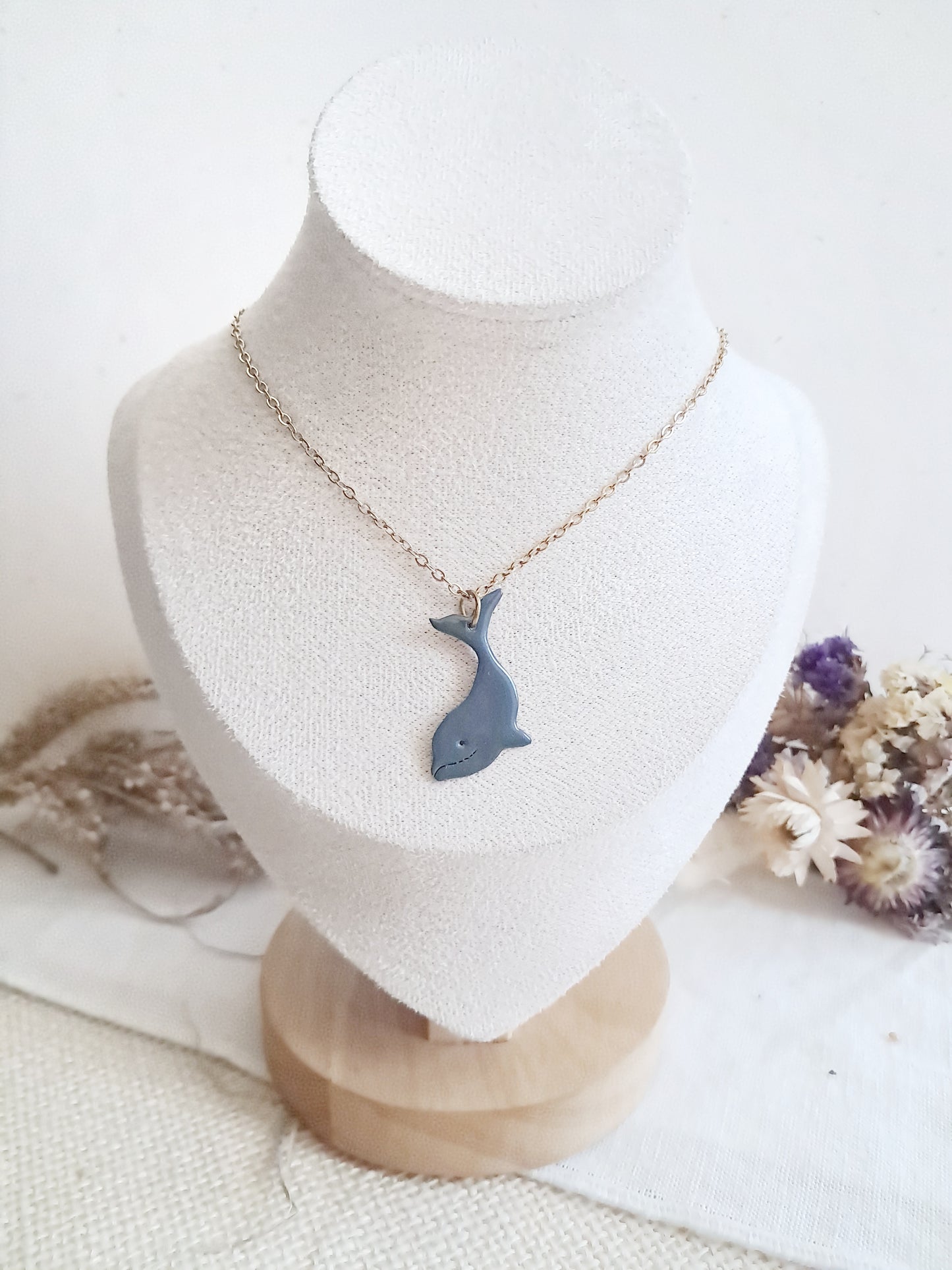 Collier baleine grise en laiton