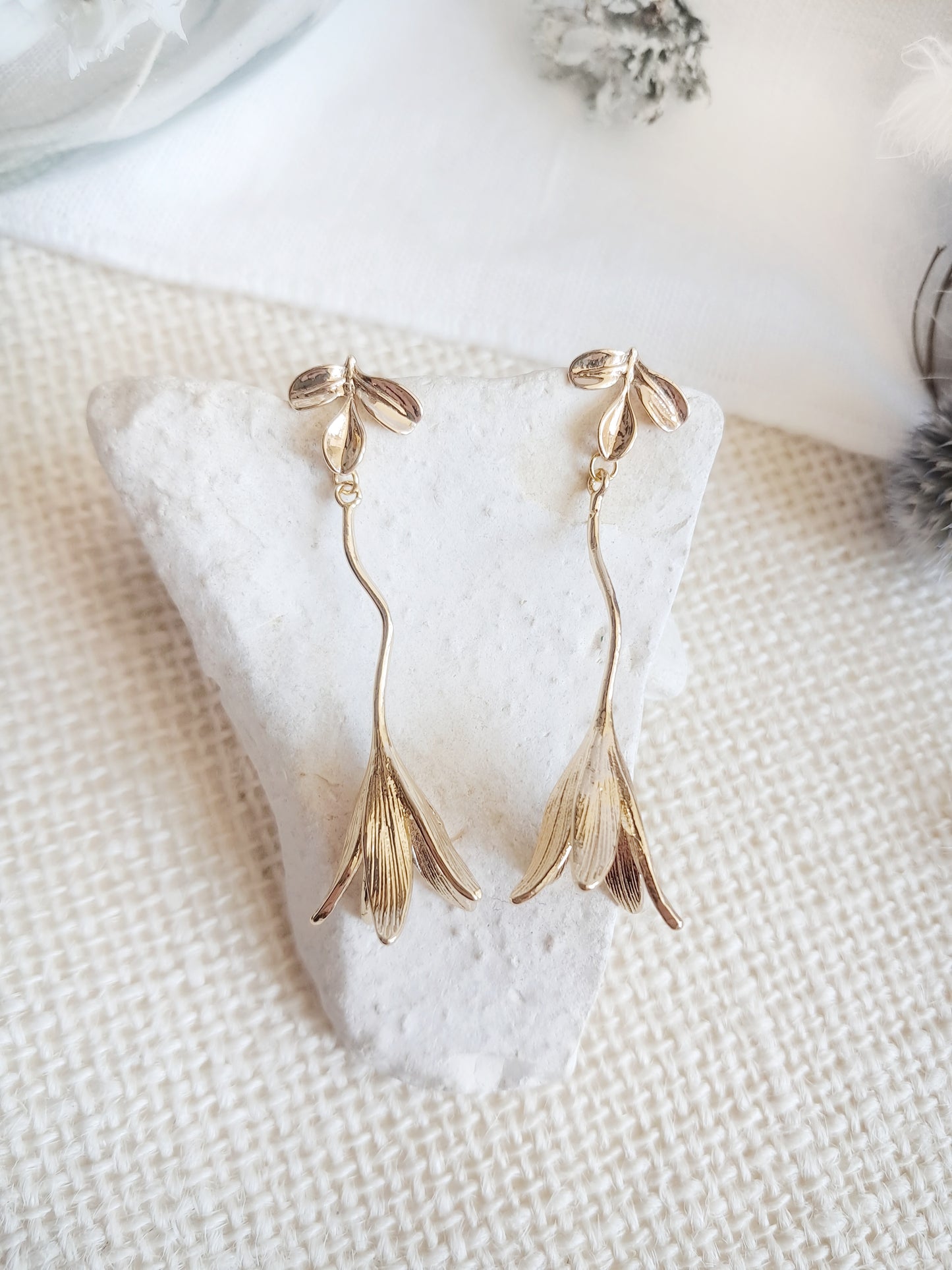 Boucles d'oreilles pendantes tiges de fleurs