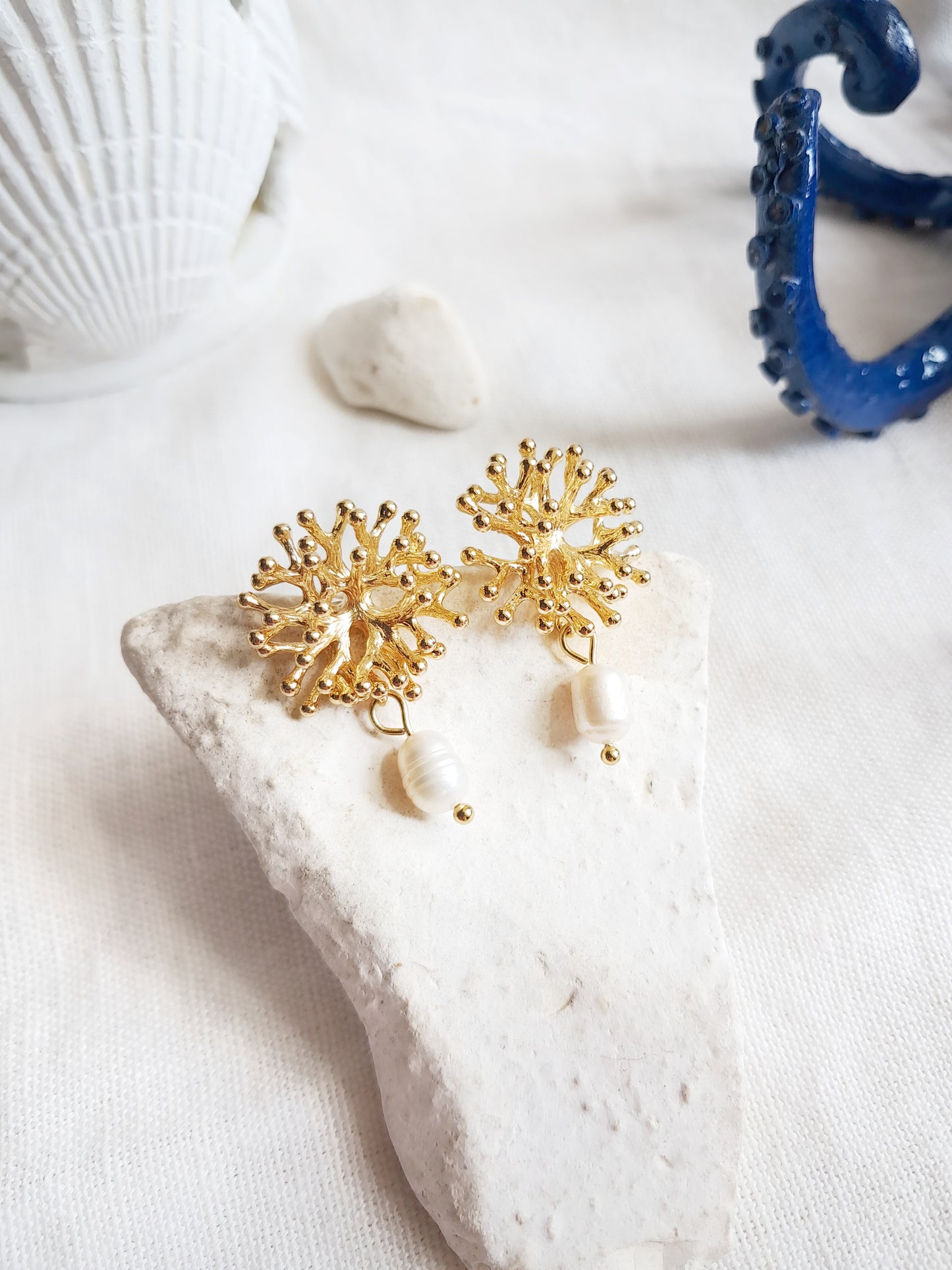 Boucles d'oreilles corail et perles d'eau douce