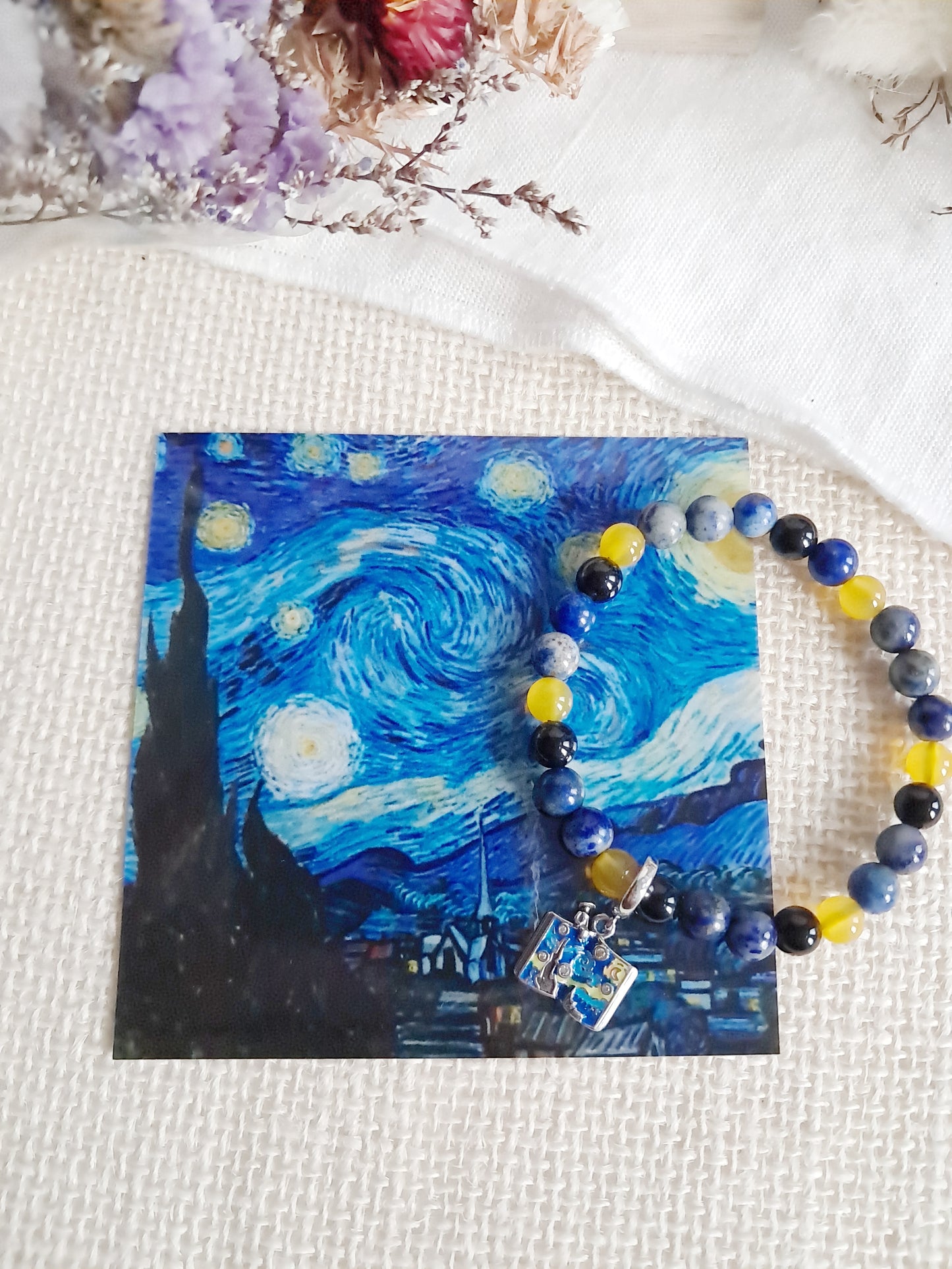Bracelet avec breloque inspiré de "La nuit étoilée" de Vincent Van Gogh