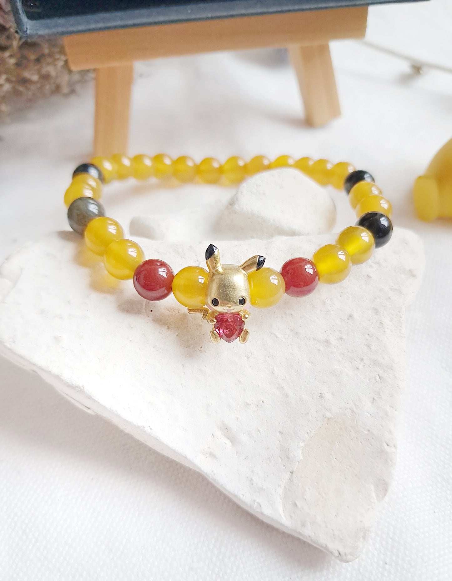 Bracelet Pikachu avec sa breloque en argent 925