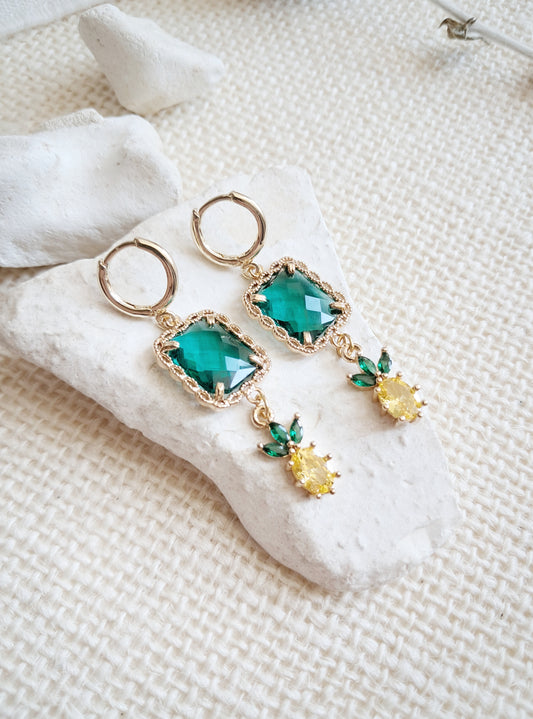 Boucles d'oreilles créoles gemmes vertes et ananas 