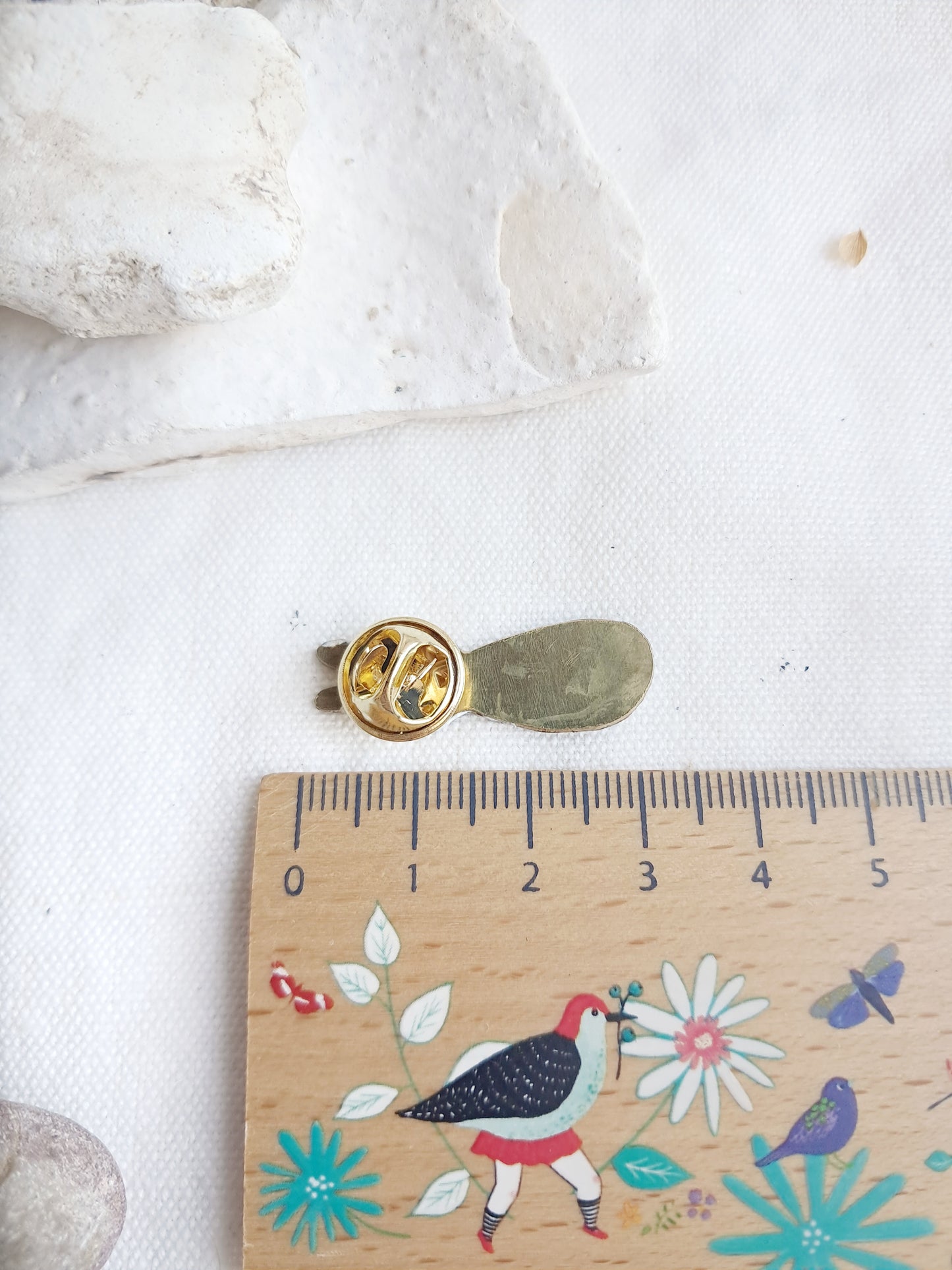 Pin's lapin marron en laiton