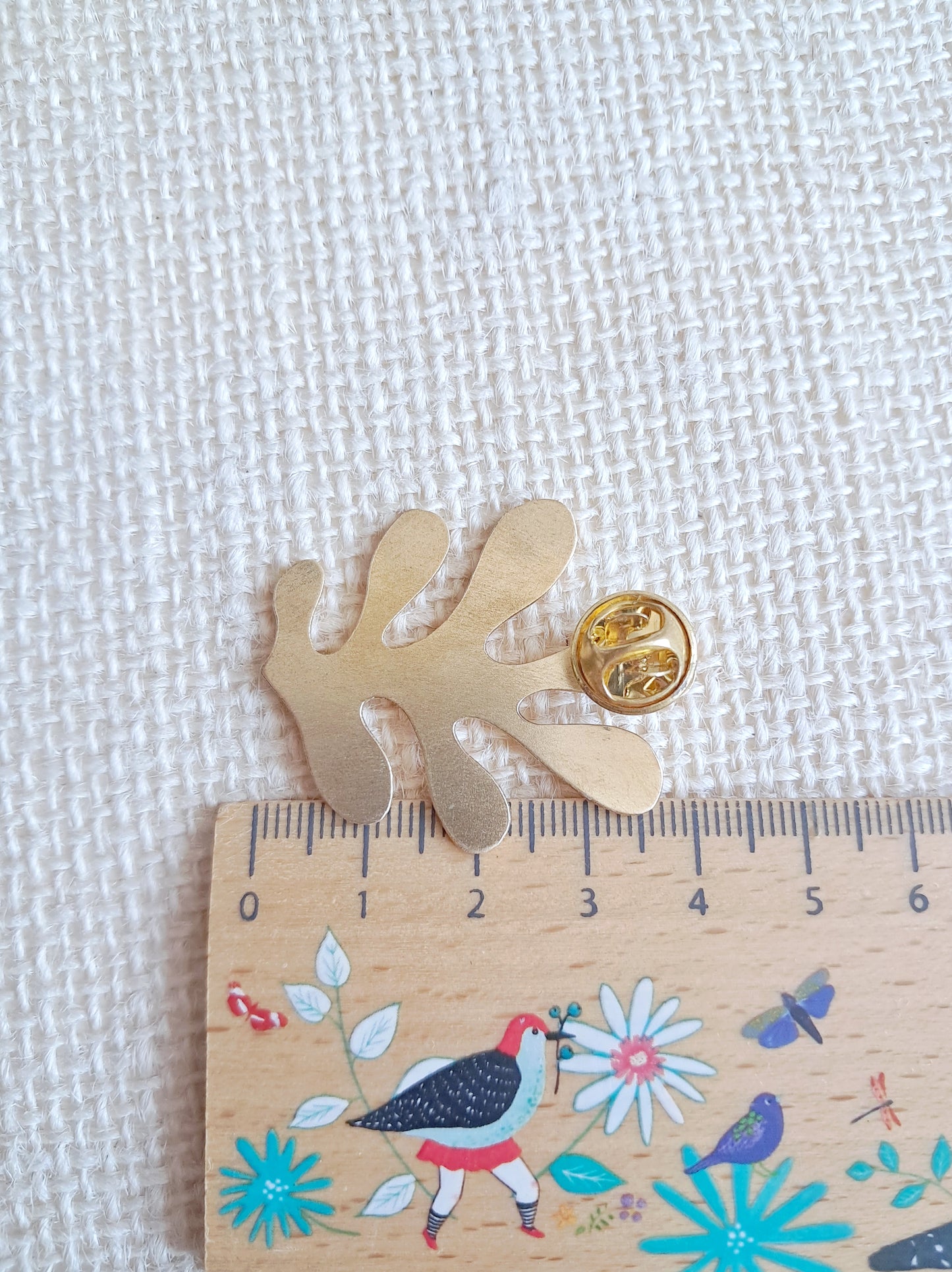 Pin's algue jaune inspirée de Matisse
