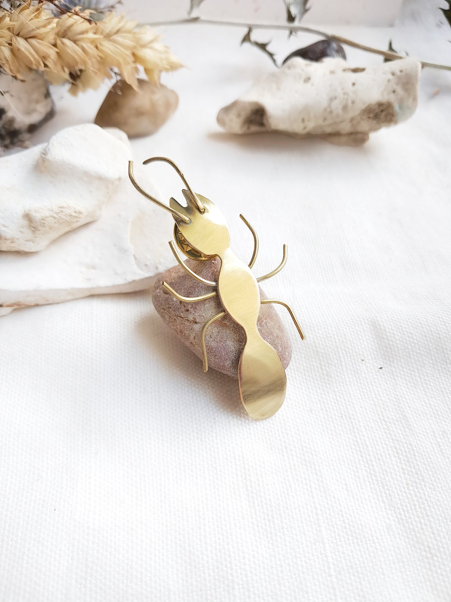 Pin's fourmis en laiton