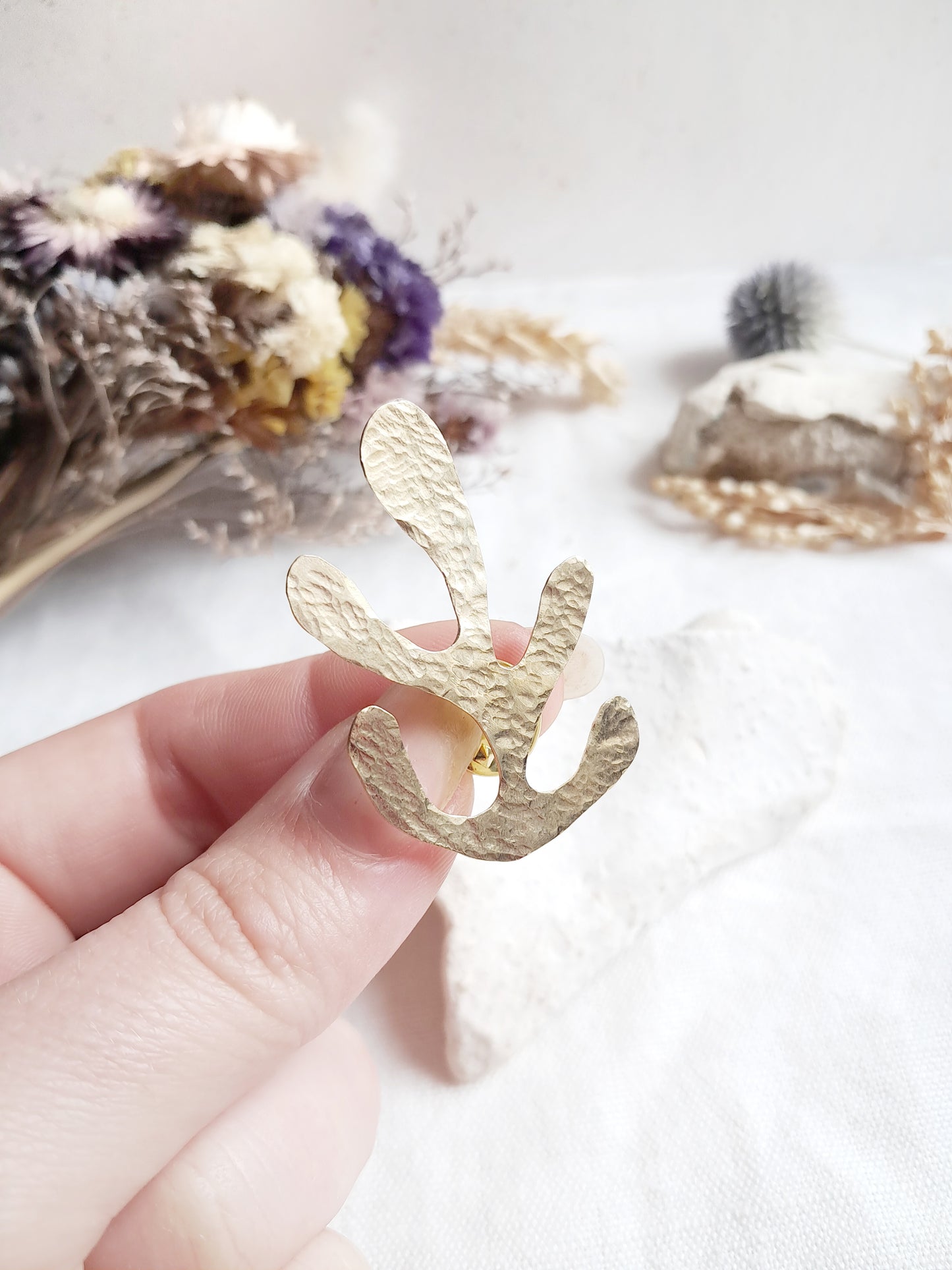 Pin's feuille texturée de Matisse