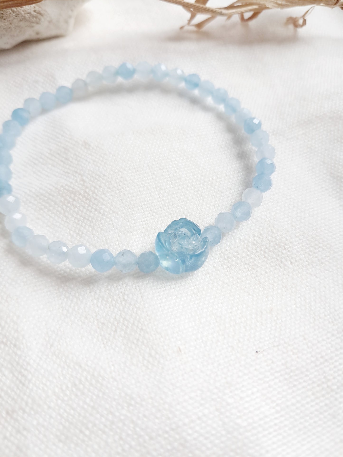 Bracelet fleur en aigue-marine