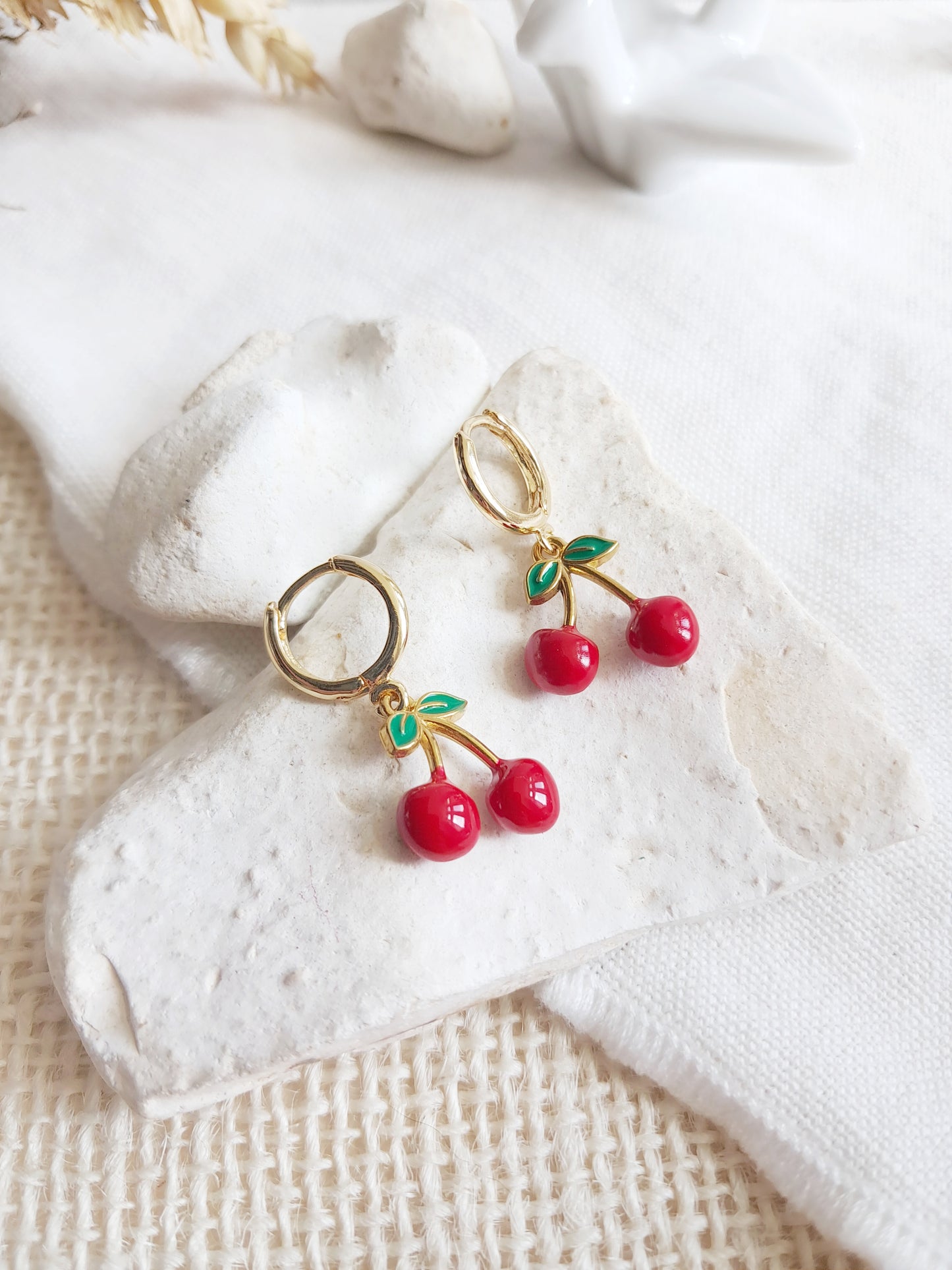 Boucles d'oreilles créoles cerises hypoallergéniques