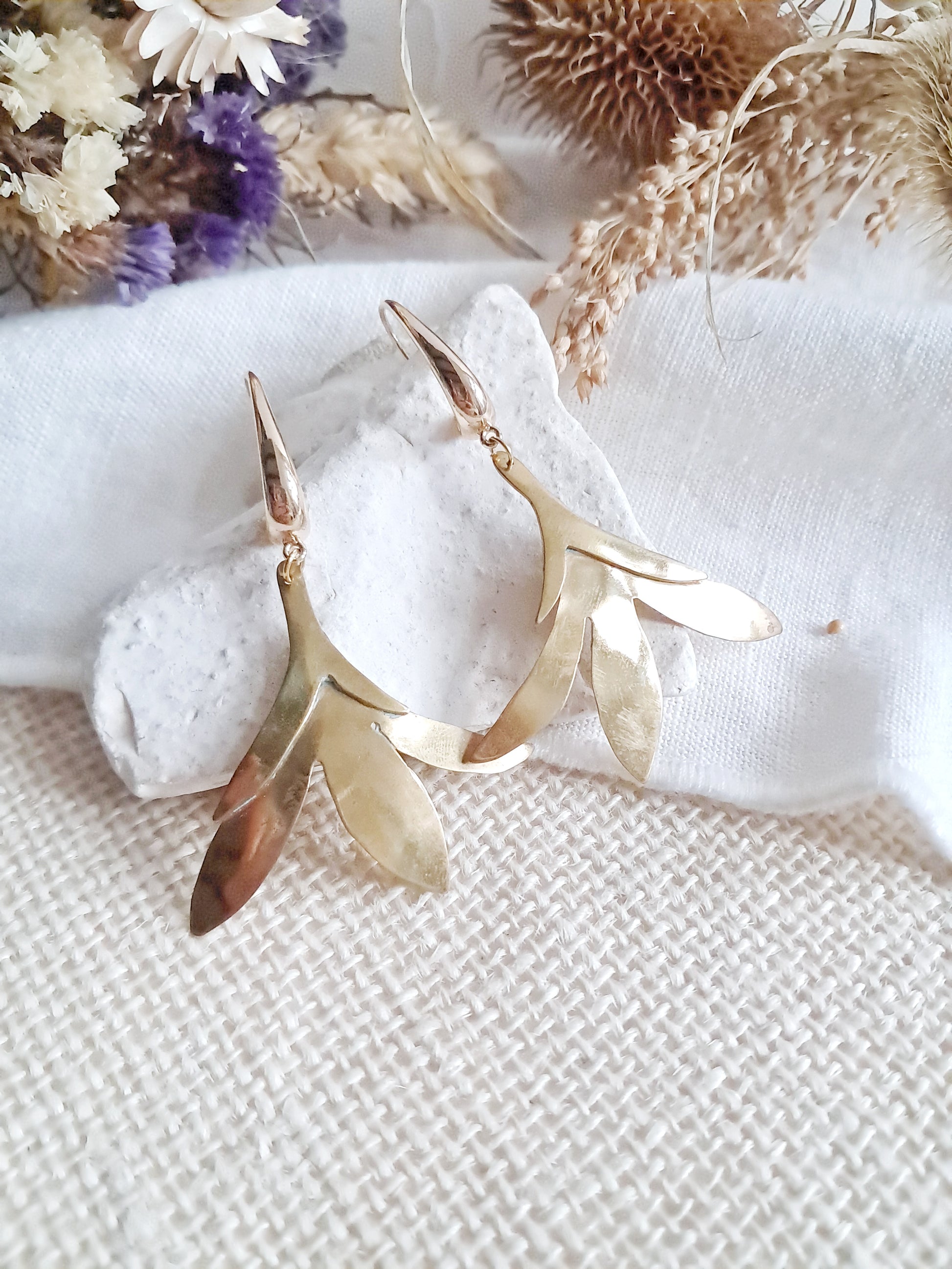 Boucles d'oreilles fleurs de lys en laiton