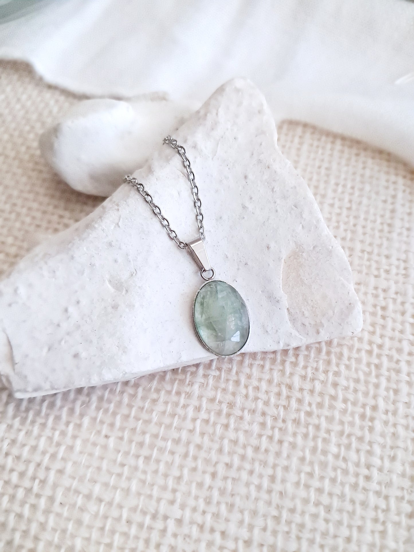 Collier en fluorite verte et acier inoxydable