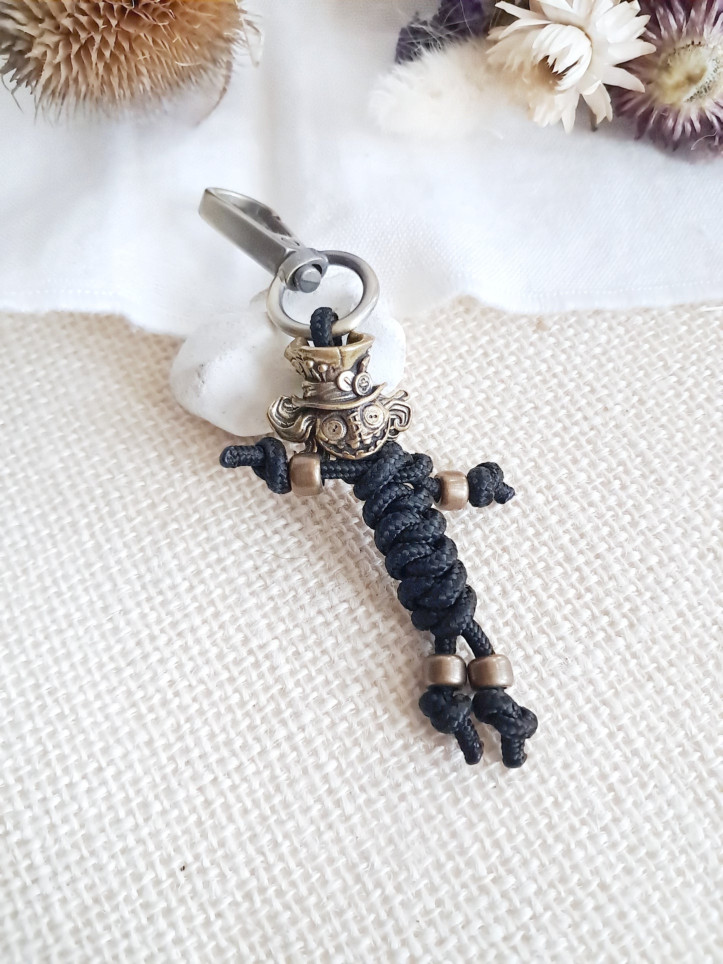 Porte-clés tête de épouvantail steampunk en laiton