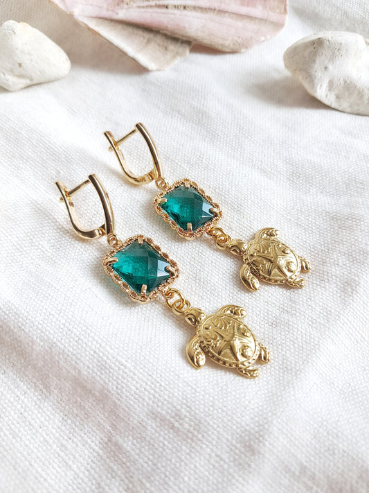 Boucles d'oreilles gemmes vertes et tortues