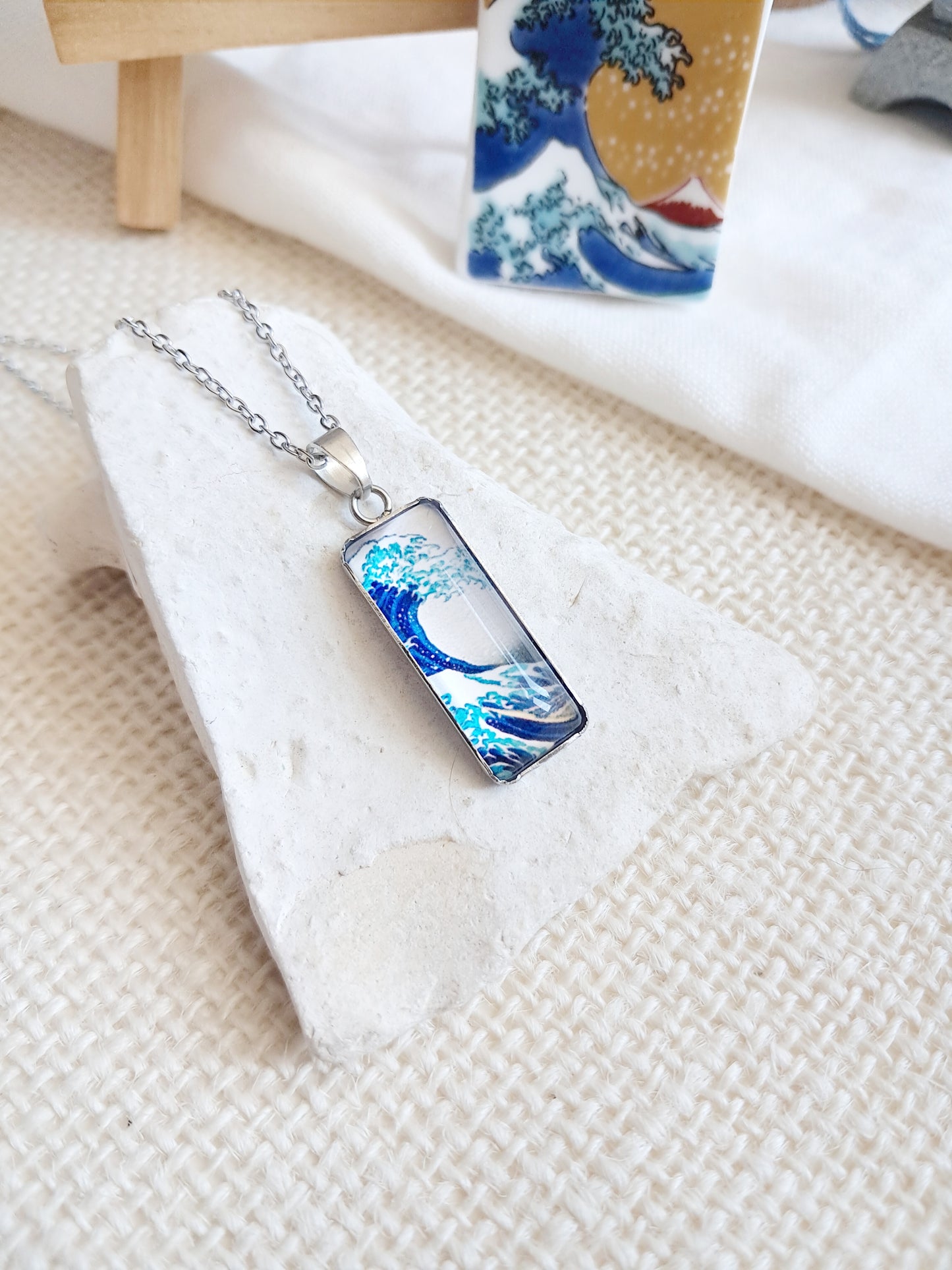 Collier "La grande vague de Kanagawa" par Hokusai