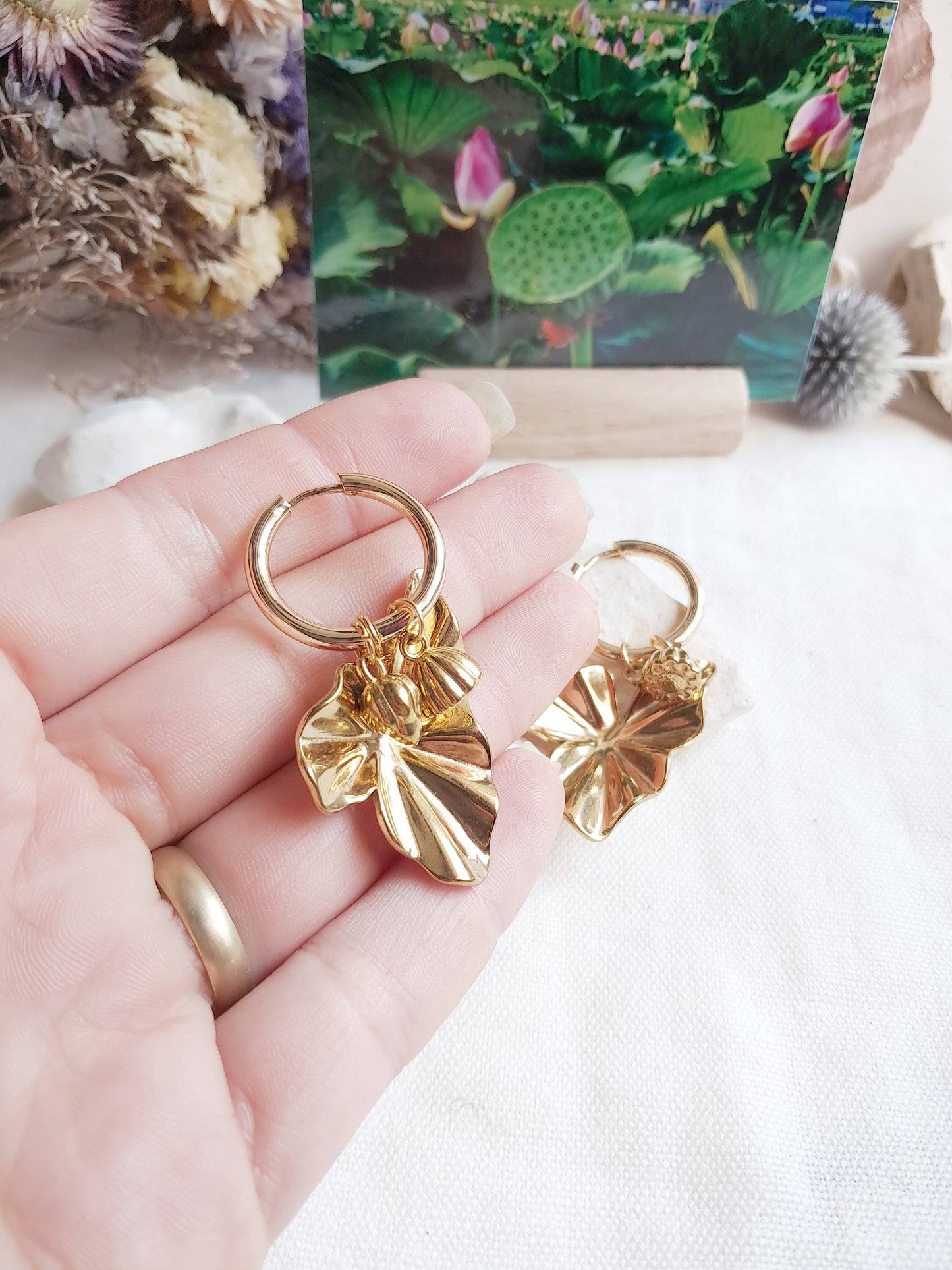 Boucles d'oreilles fleurs de lotus (연꽃) en acier inoxydable