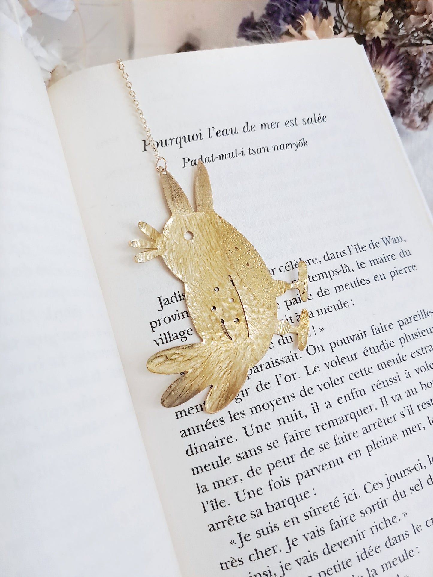 Marque-pages corbeau en laiton et son fromage en pierre naturelle agate