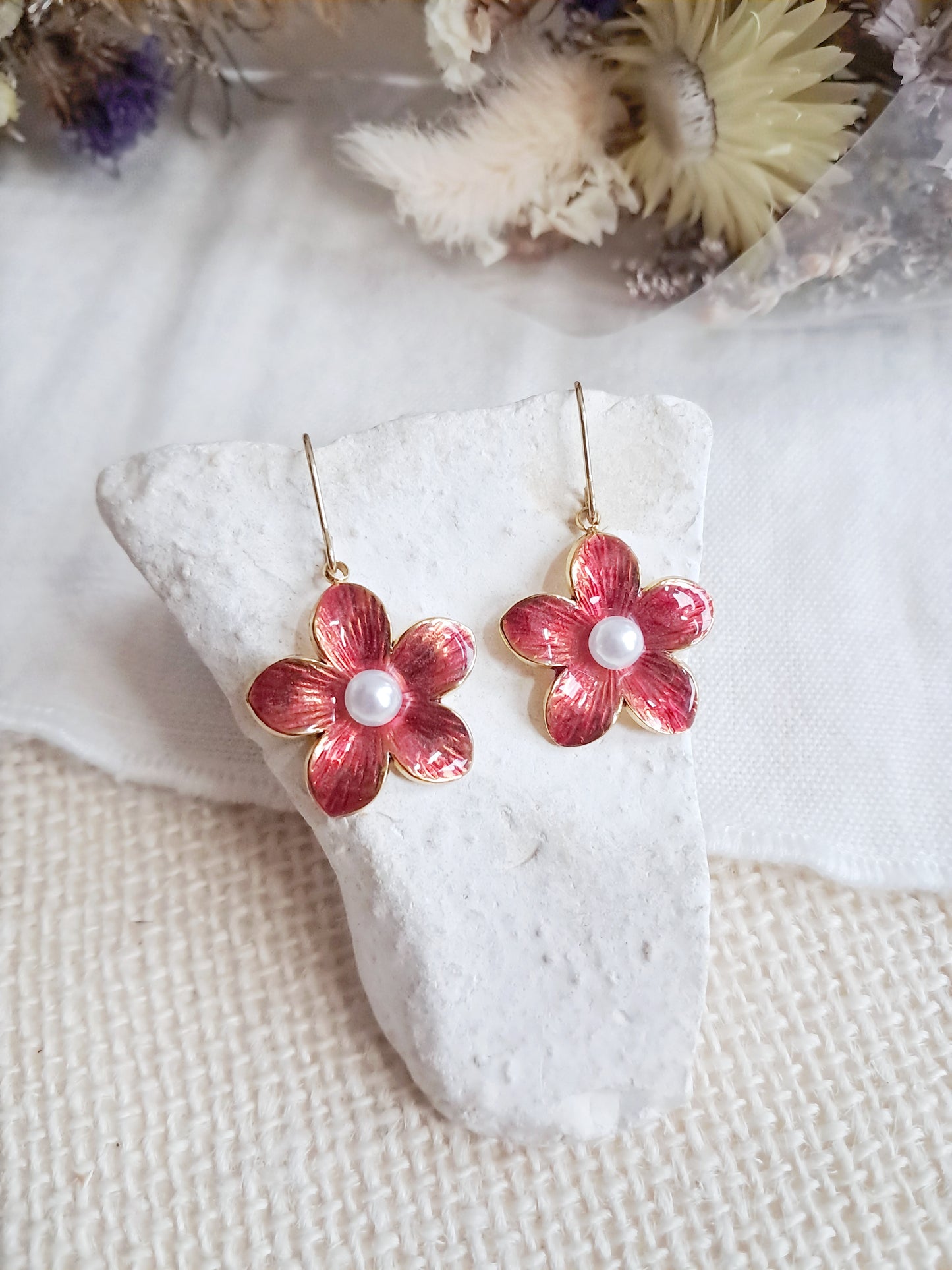 Boucles d'oreilles fleurs rouges en acier inoxydable doré