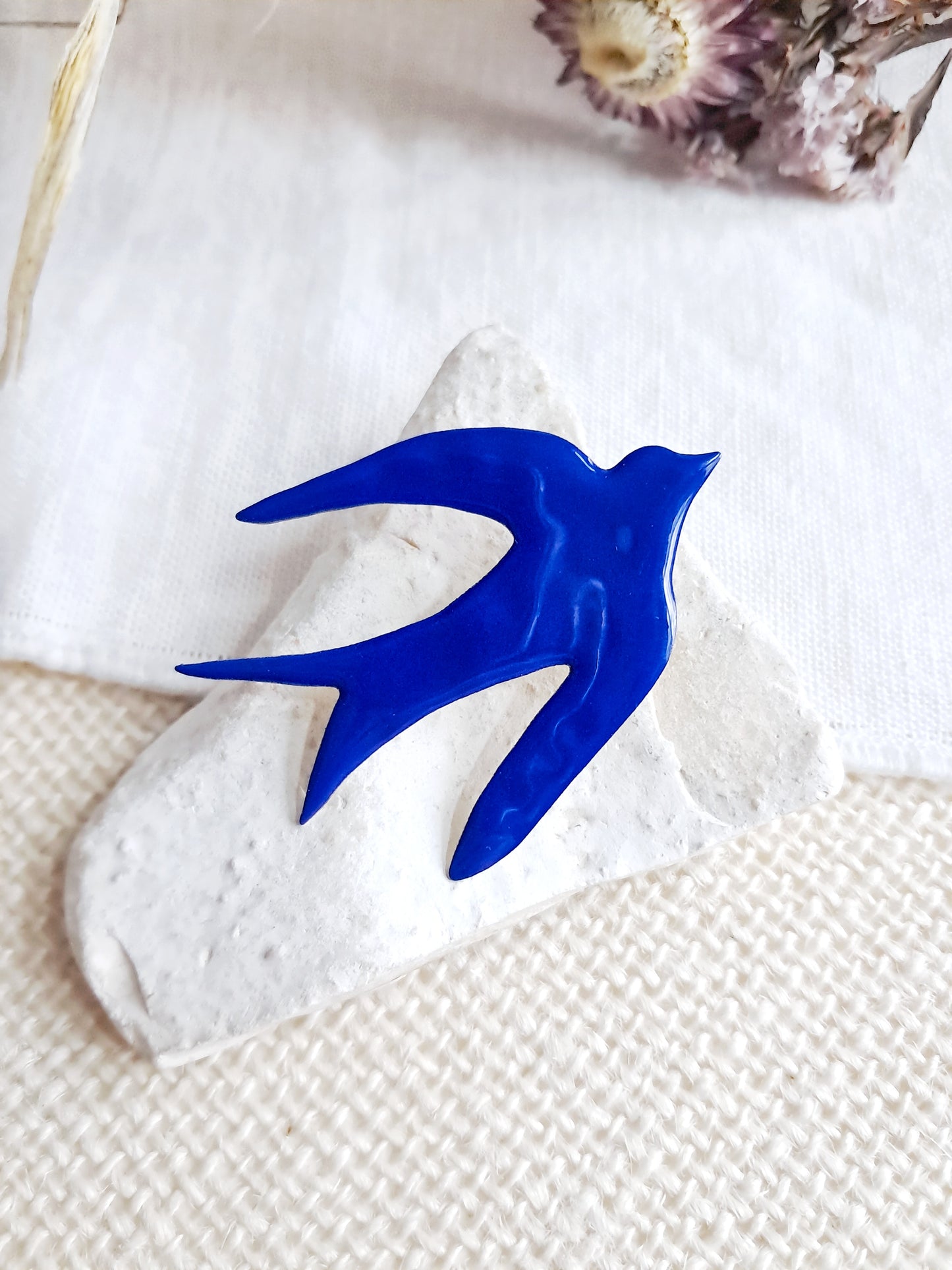 Broche oiseau bleu de Matisse en laiton