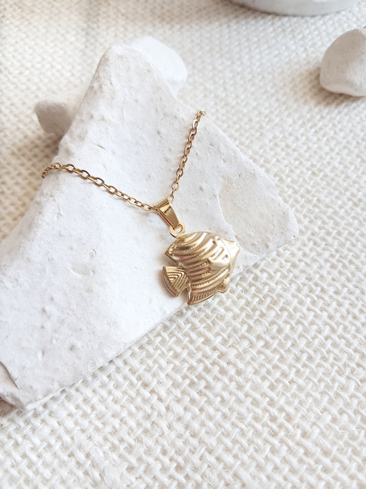 Collier pendentif poisson en acier inoxydable doré