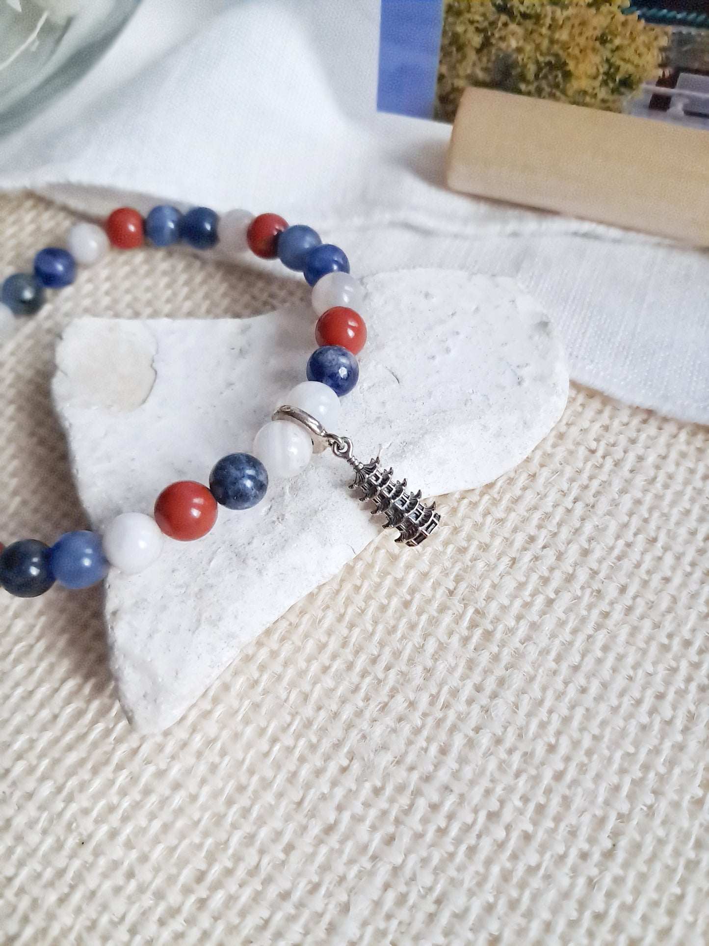 Bracelet pagode (musée folklorique national de Corée) avec sa breloque en argent 925