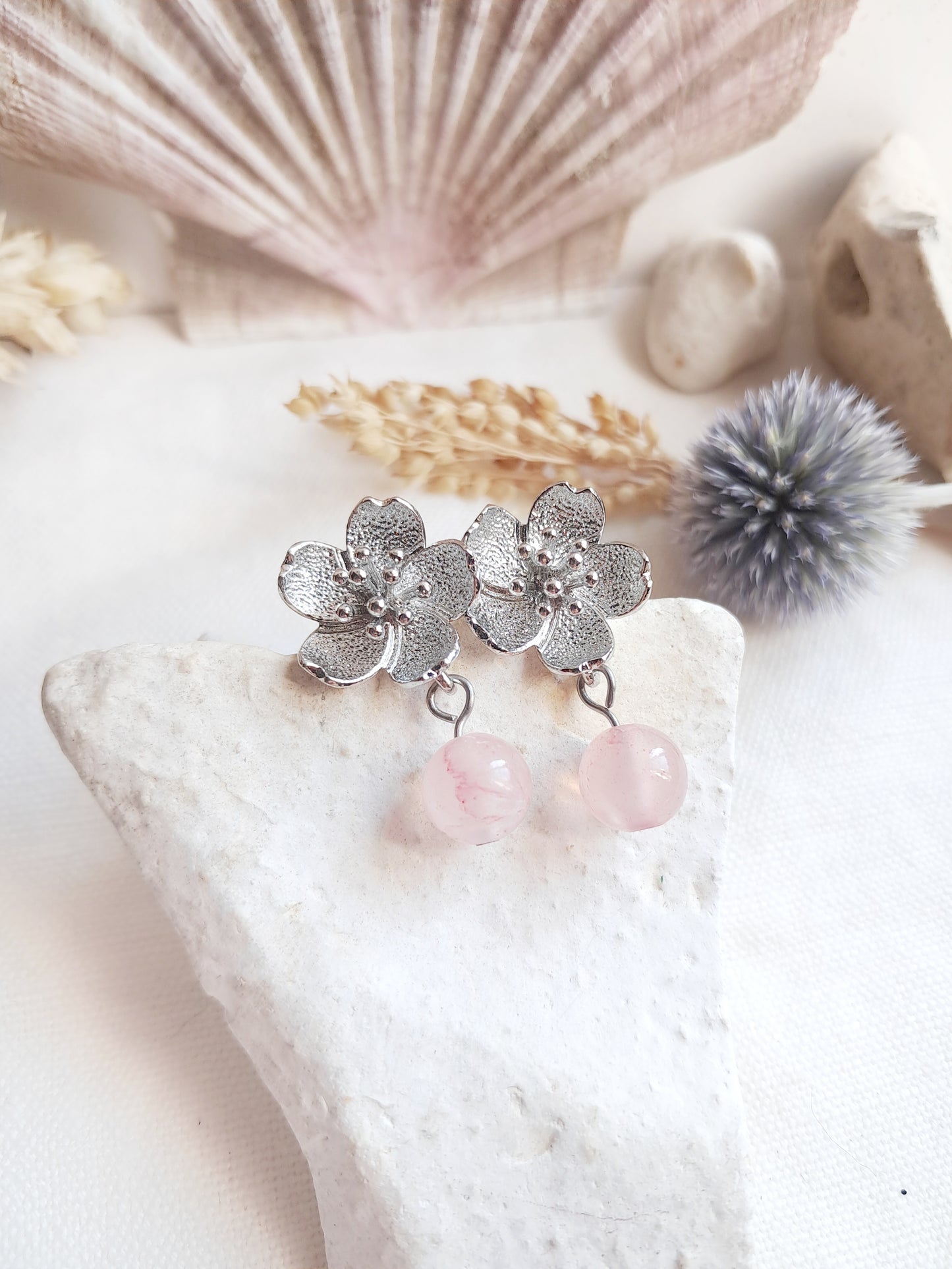 Boucles d'oreilles fleurs de cerisier et jade cerise