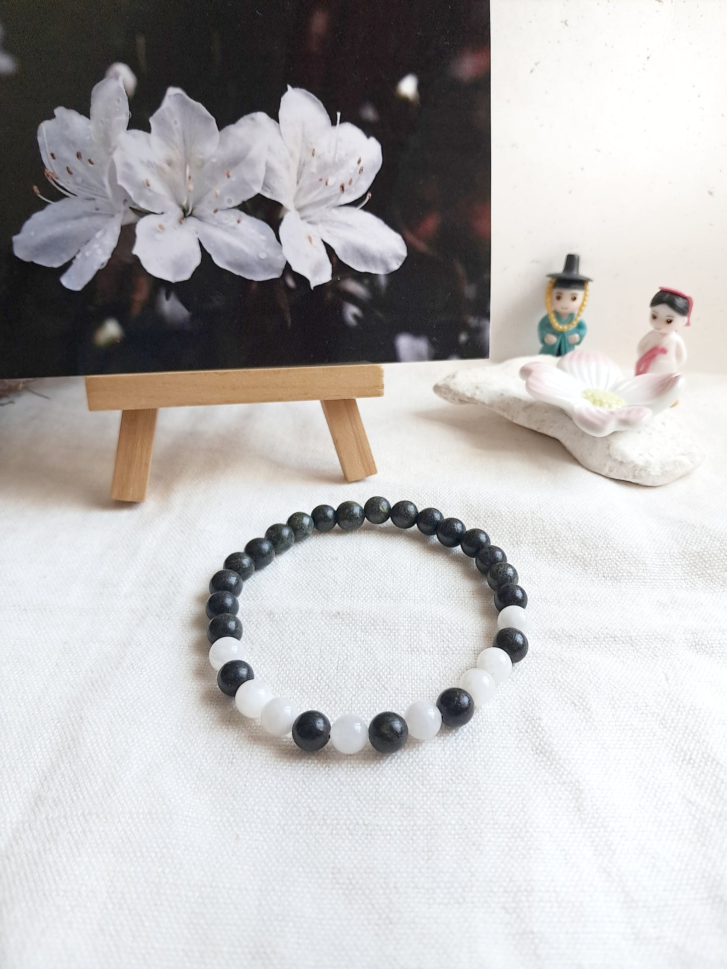 Gryffindor bracelet with its charm