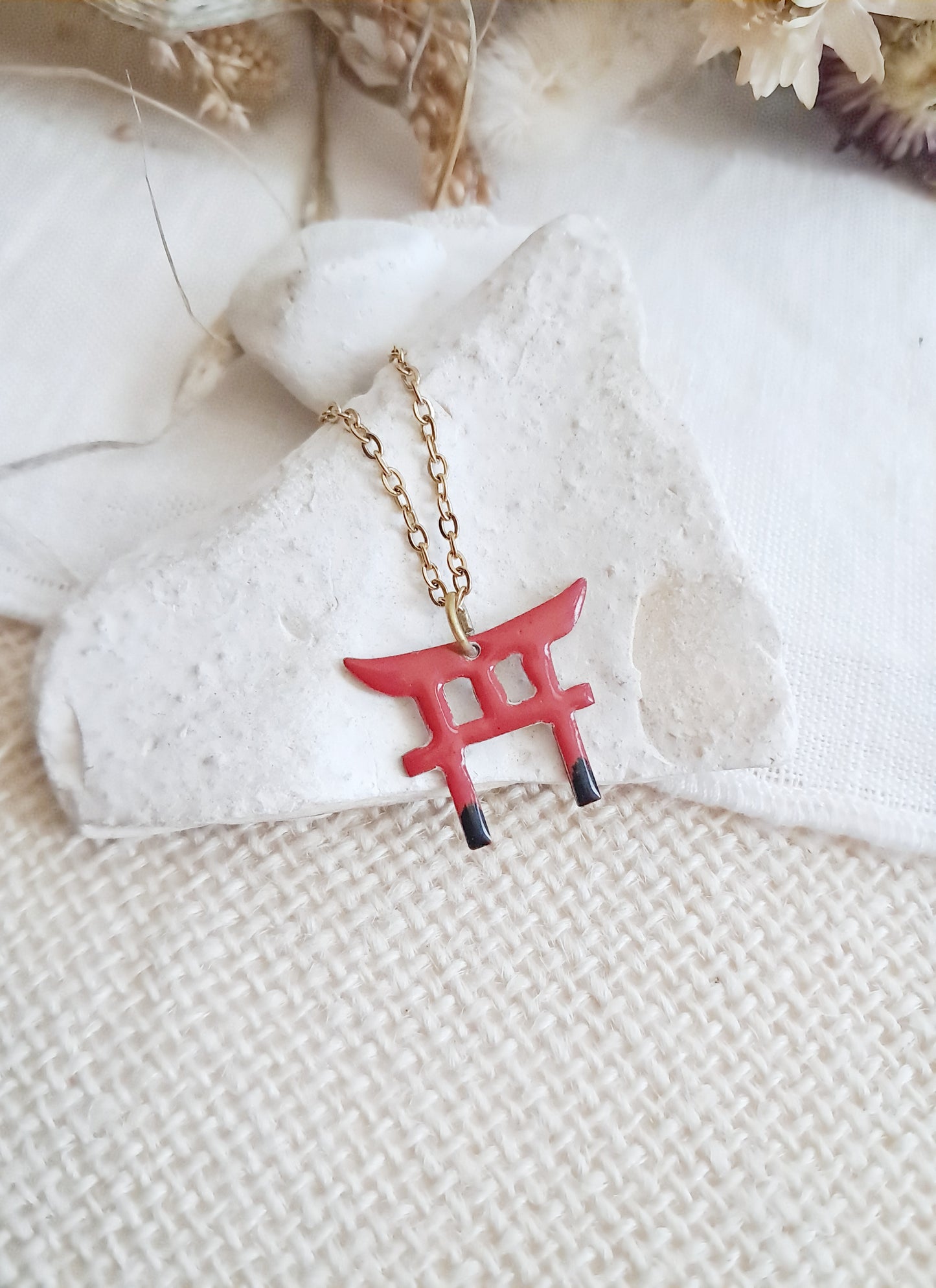 Collier torii en laiton