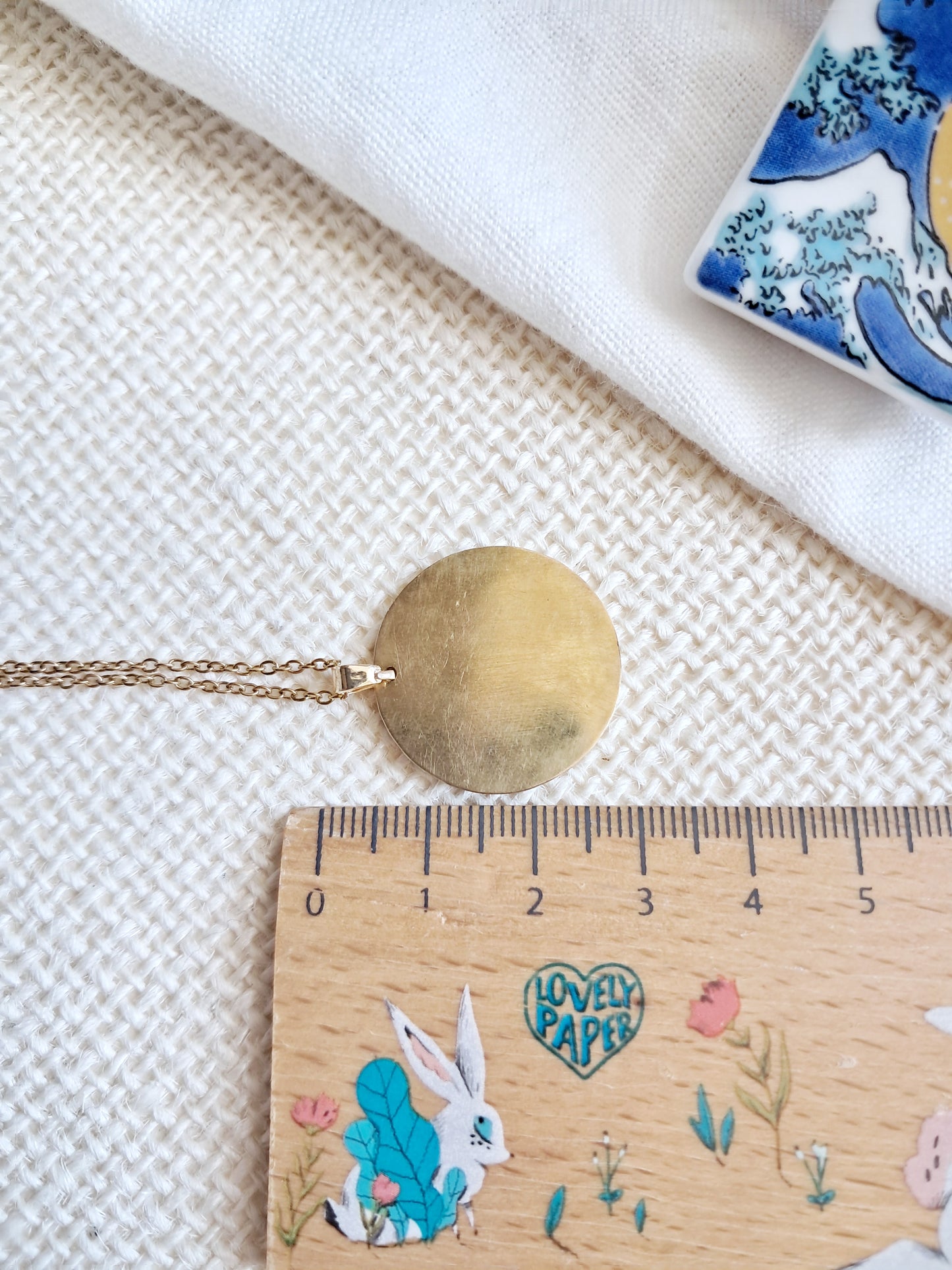 Collier médaillon La grande vague de Kanagawa par Hokusai