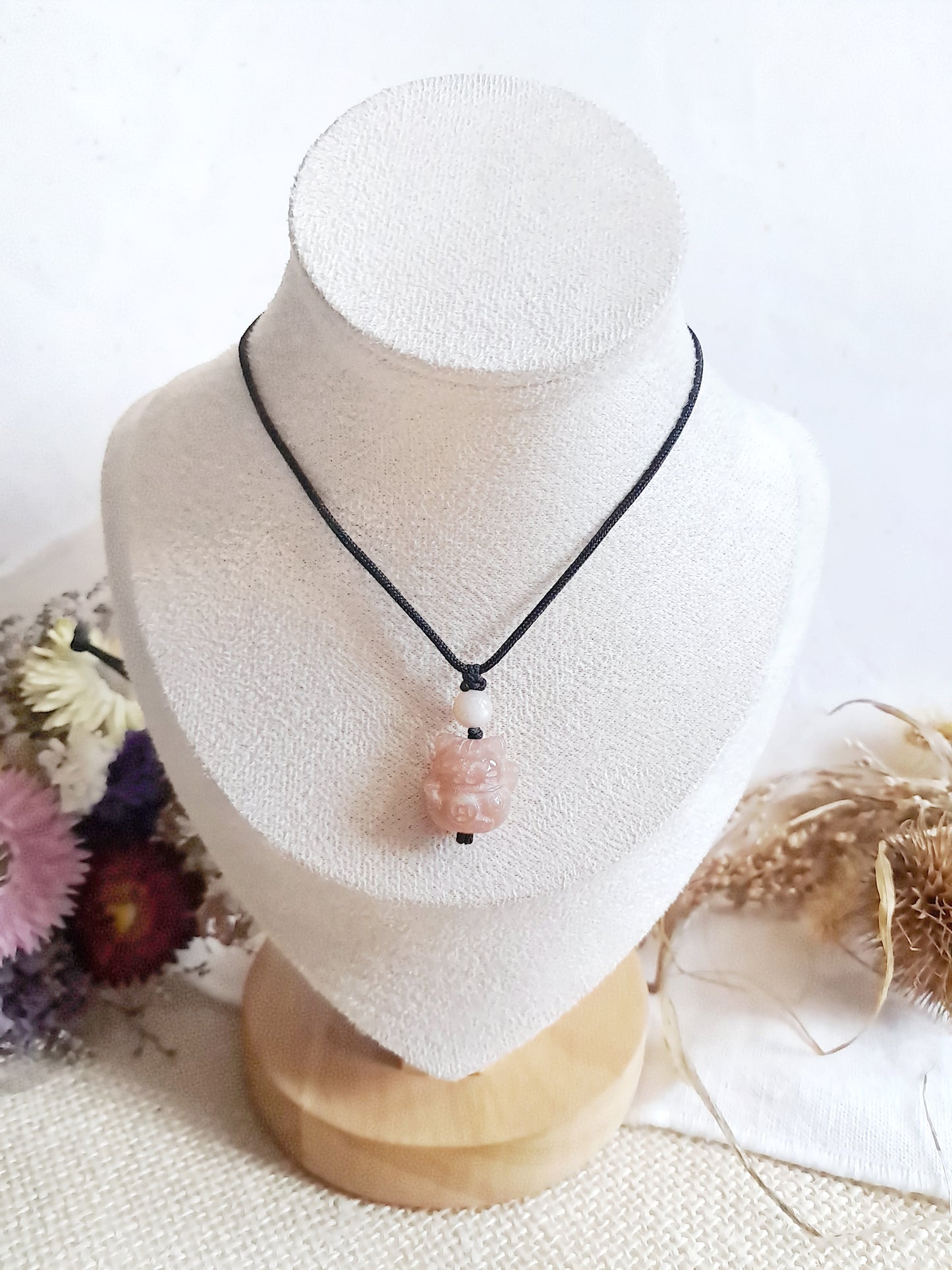 Collier chat de la chance en pierre du soleil