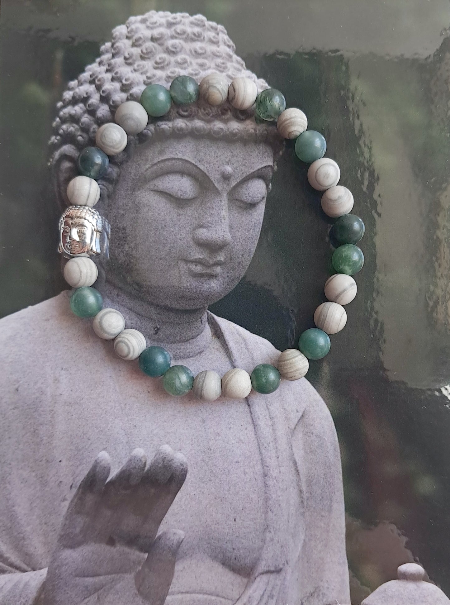 Gryffindor bracelet with its charm