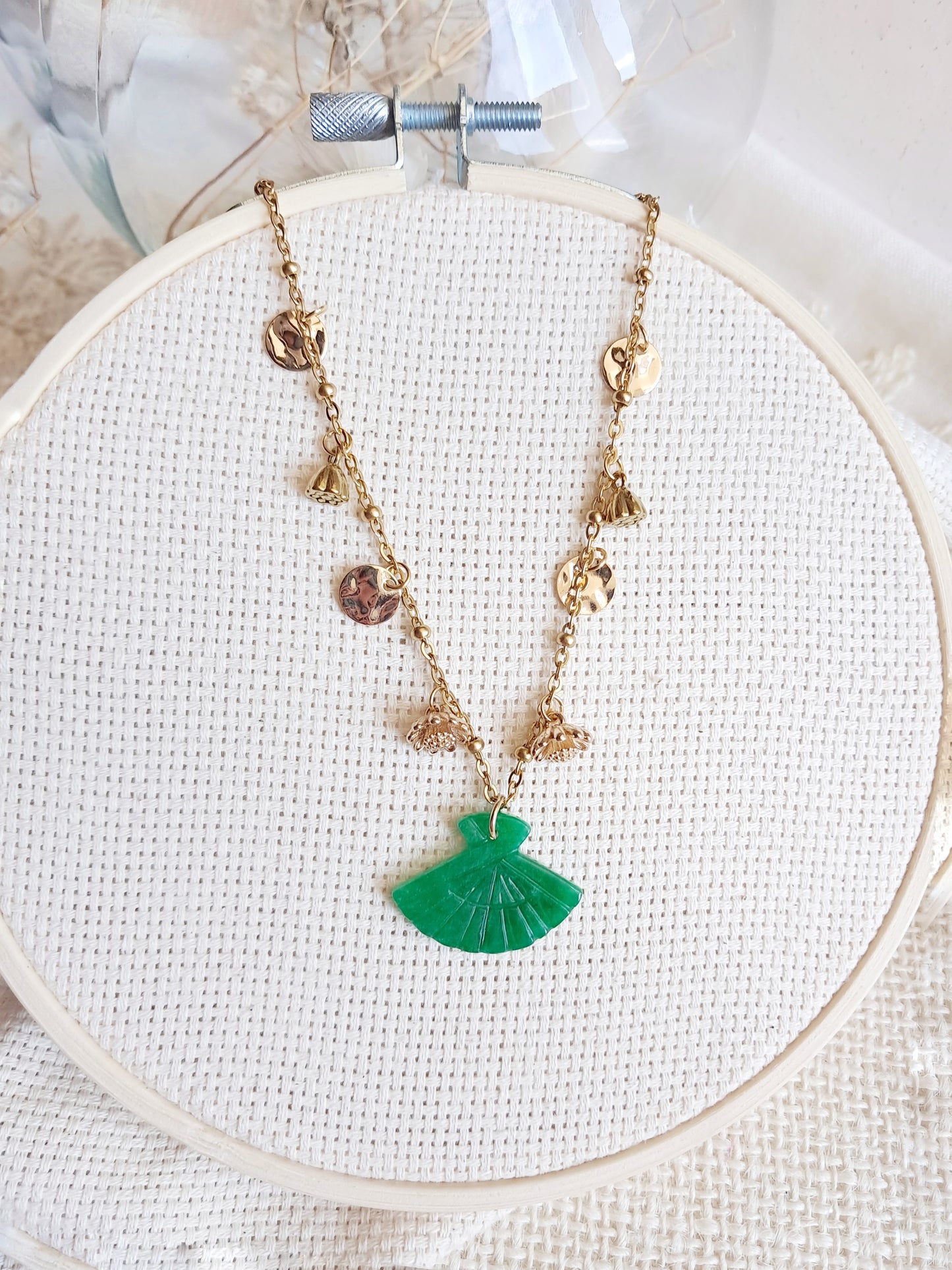 Collier éventail en jade vert