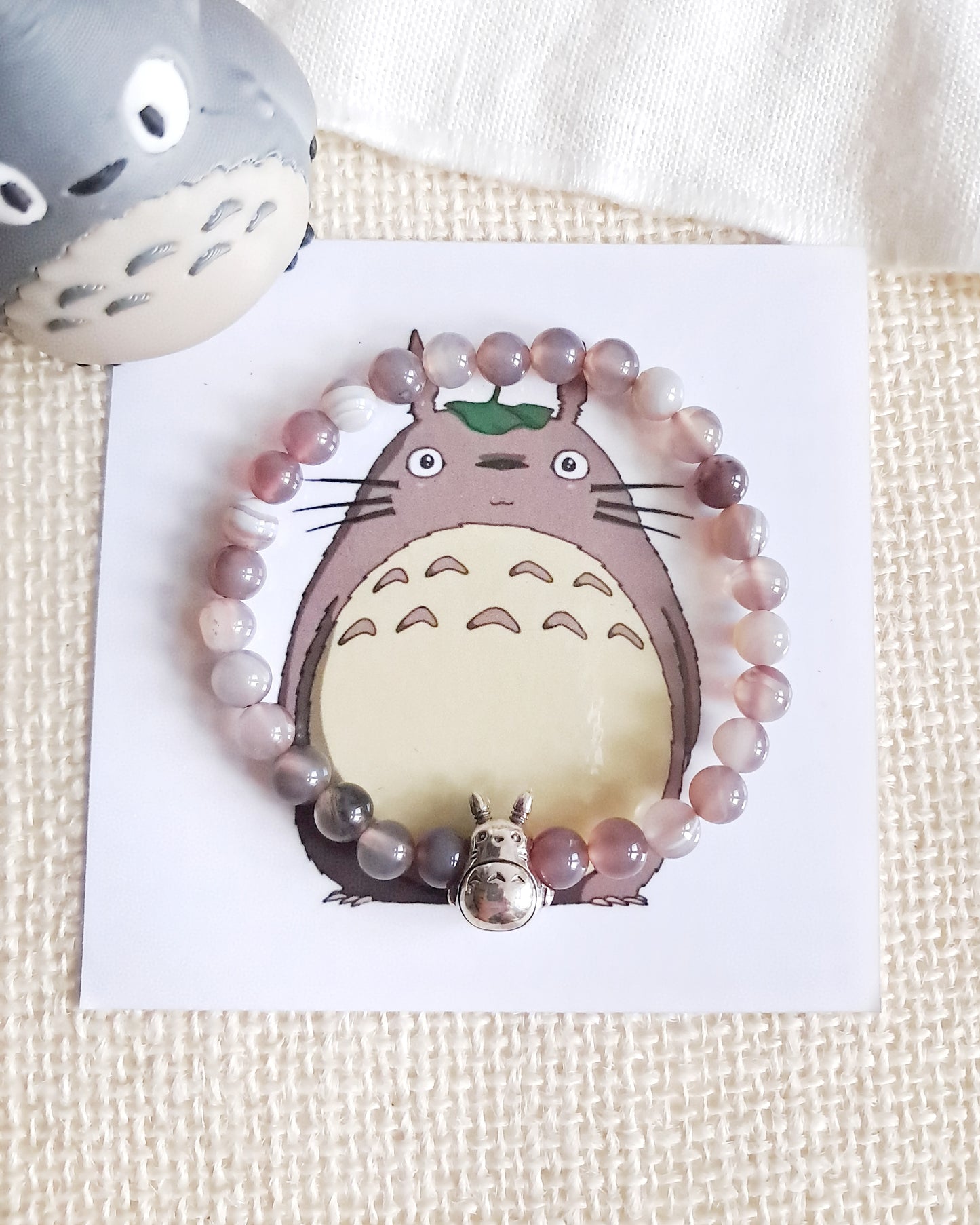 Bracelet Totoro avec sa breloque perle
