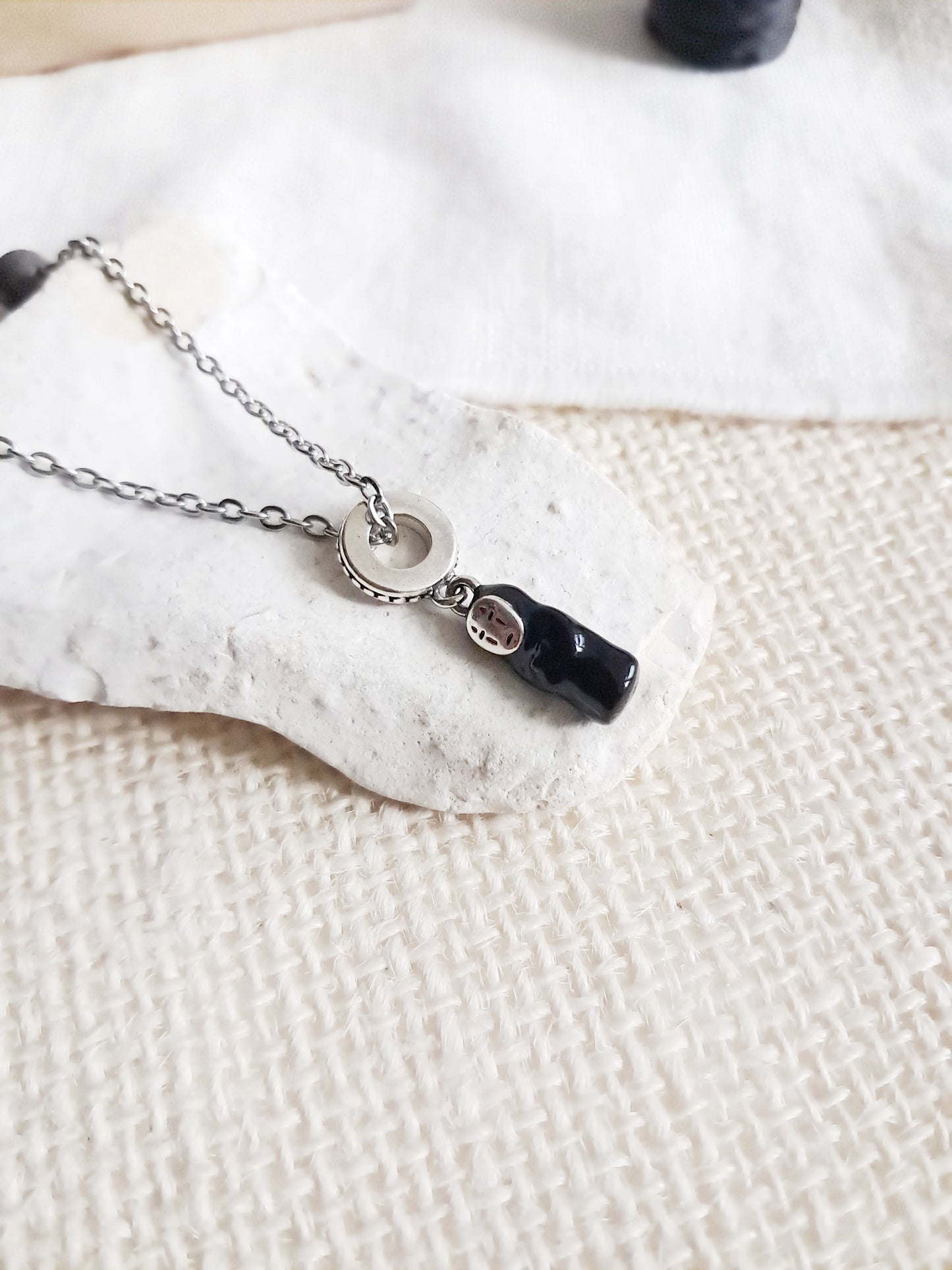 Beaded chain inspired by the print "Viewing Cherry Blossoms in Ueno" 