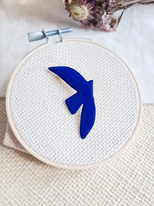 Broche oiseau bleu de Matisse en laiton et émail 