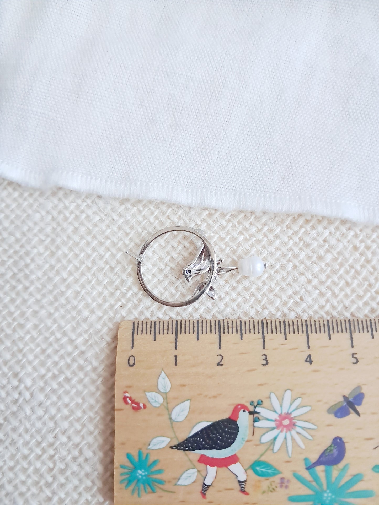 Boucles d'oreilles oiseaux et perles d'eau douce en laiton argenté