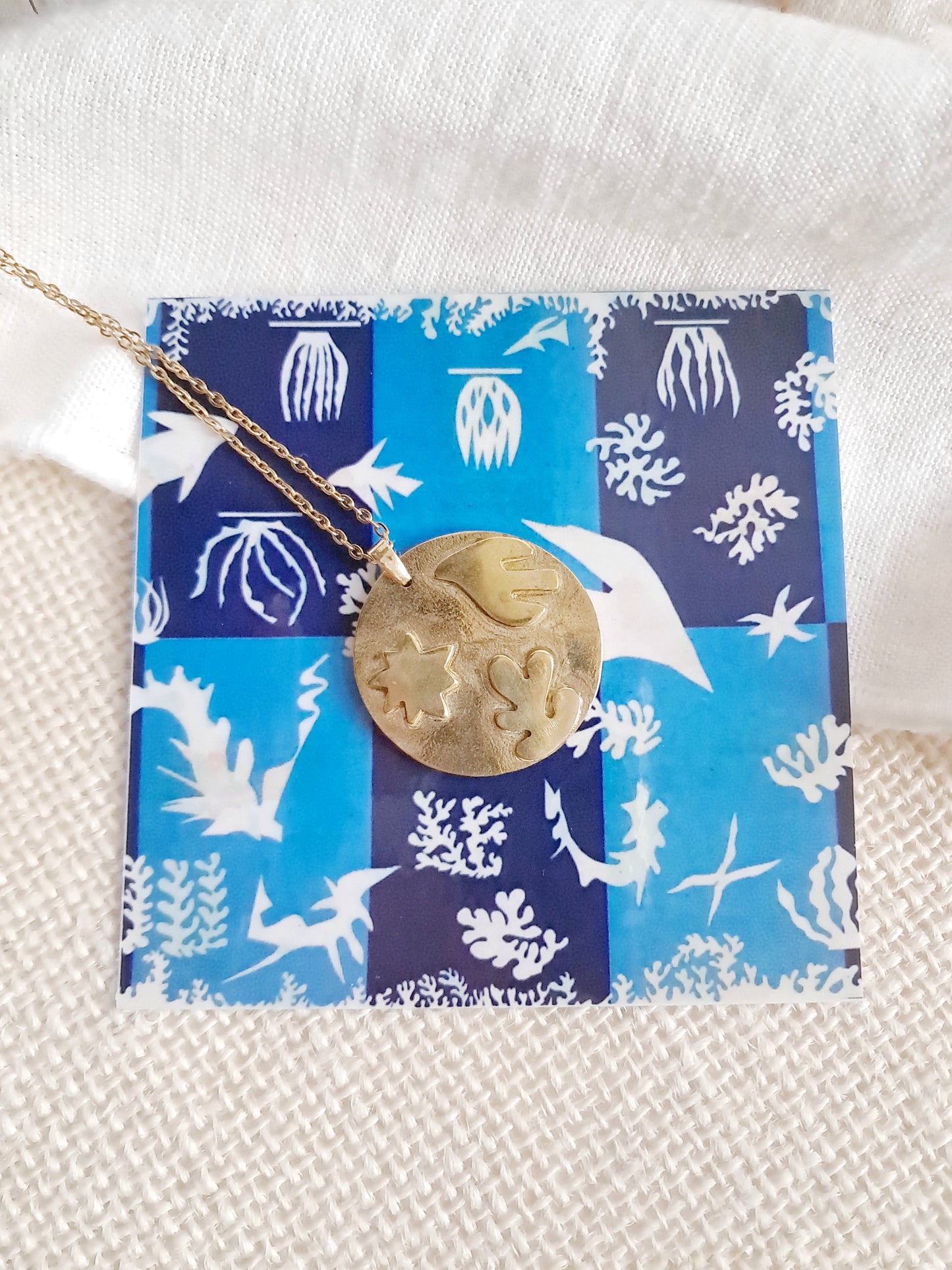 Collier médaillon inspiré de Matisse