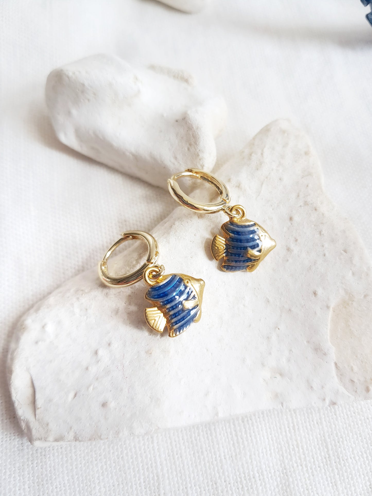 Boucles d'oreilles créoles clips poissons bleus