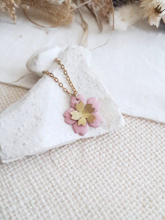 Collier fleur de cerisier rose en laiton