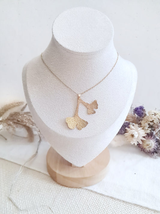 Collier feuilles de ginkgo en laiton
