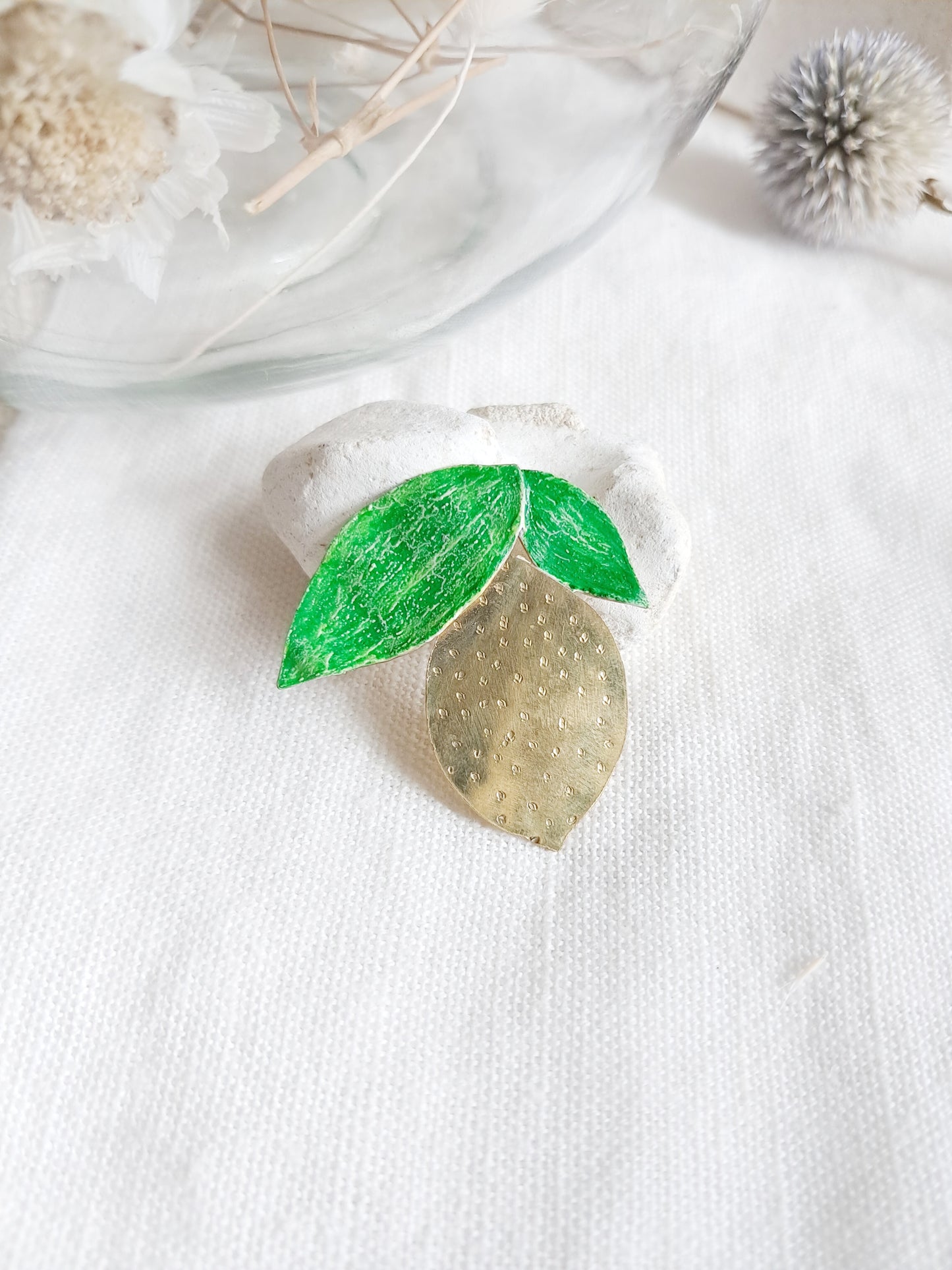 Pin's citron en laiton et aquarelle