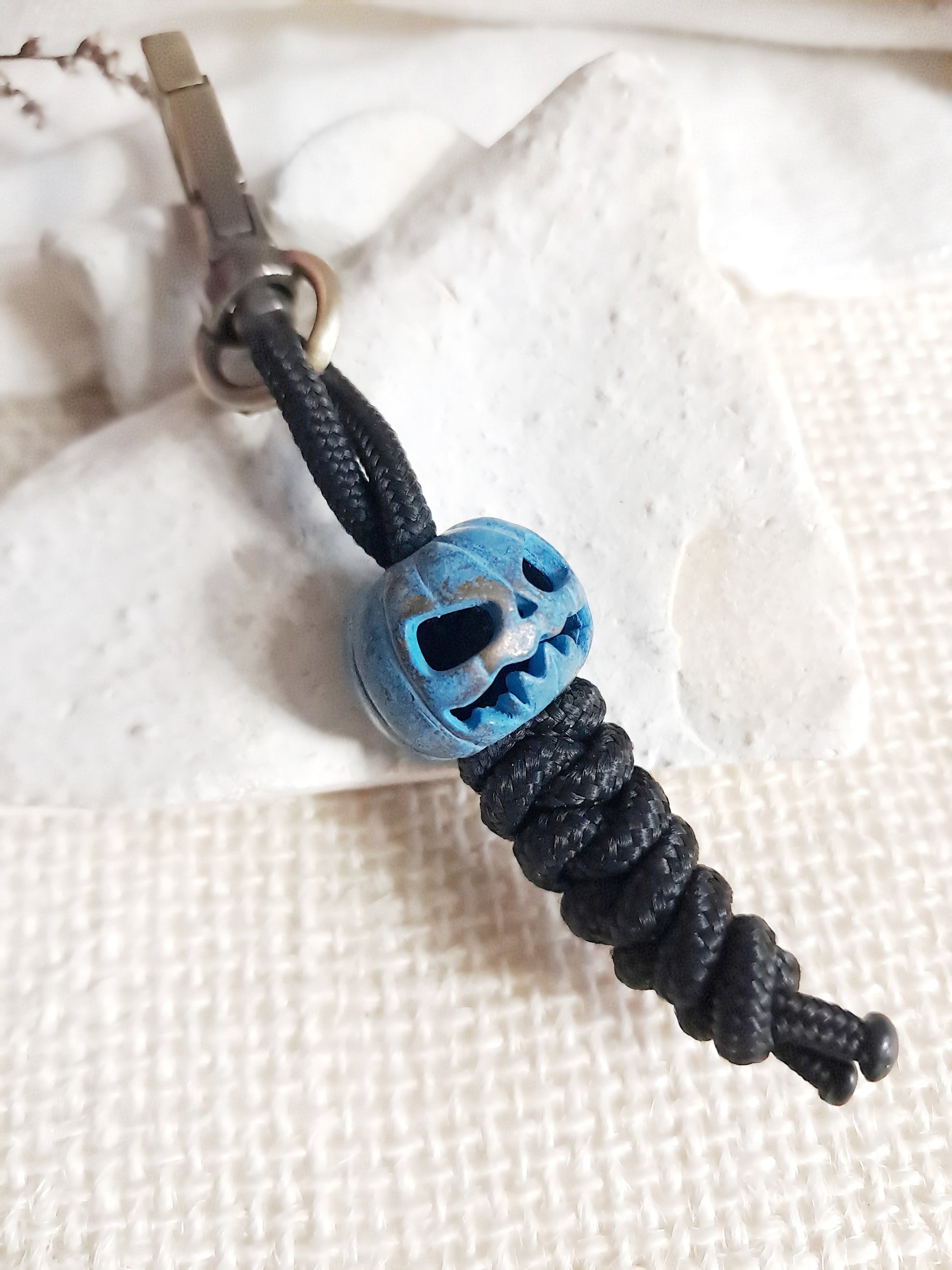 Porte-clés Jack O'lantern bleu en laiton