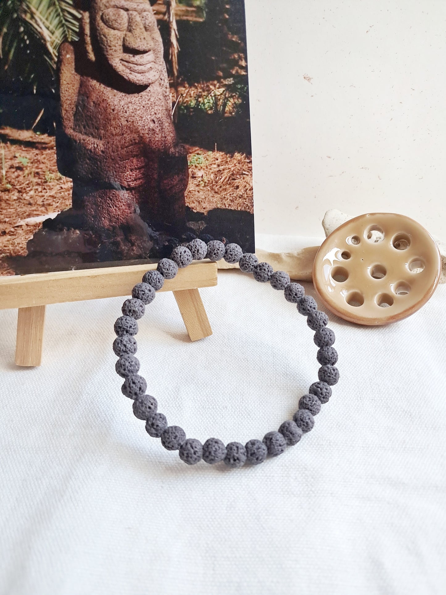 Bracelet Dolhareubang (돌하르방) en pierre de lave