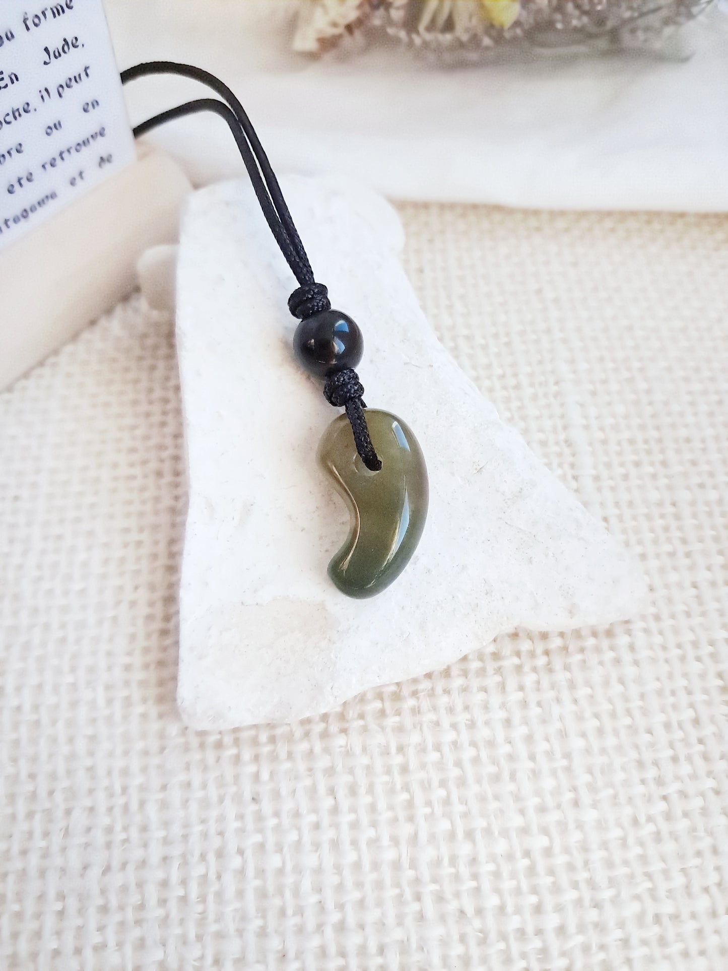 Collier Magatama Gogok en agate indienne bicolore
