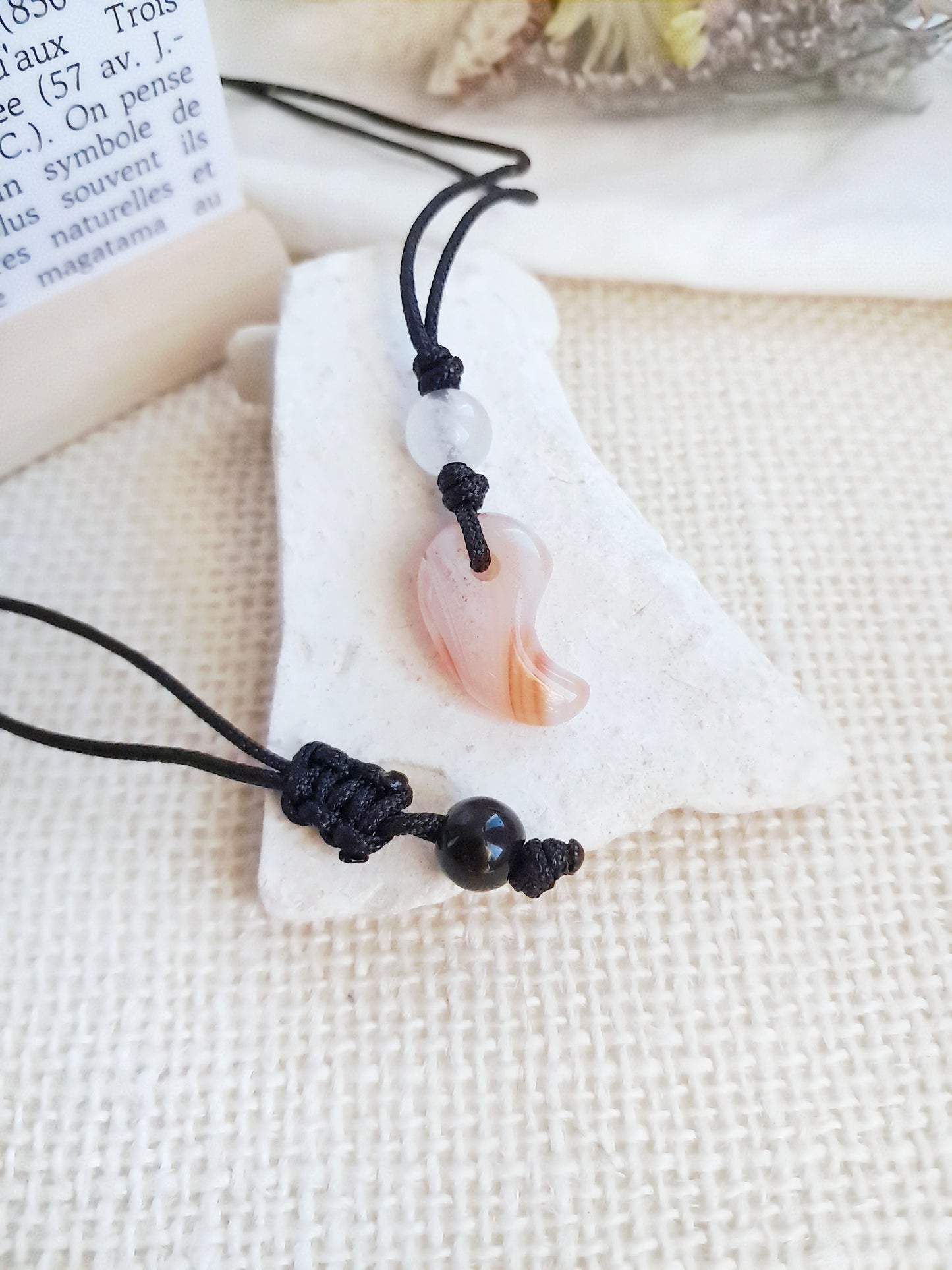 Collier en cordon Magatama Gogok en agate cornaline